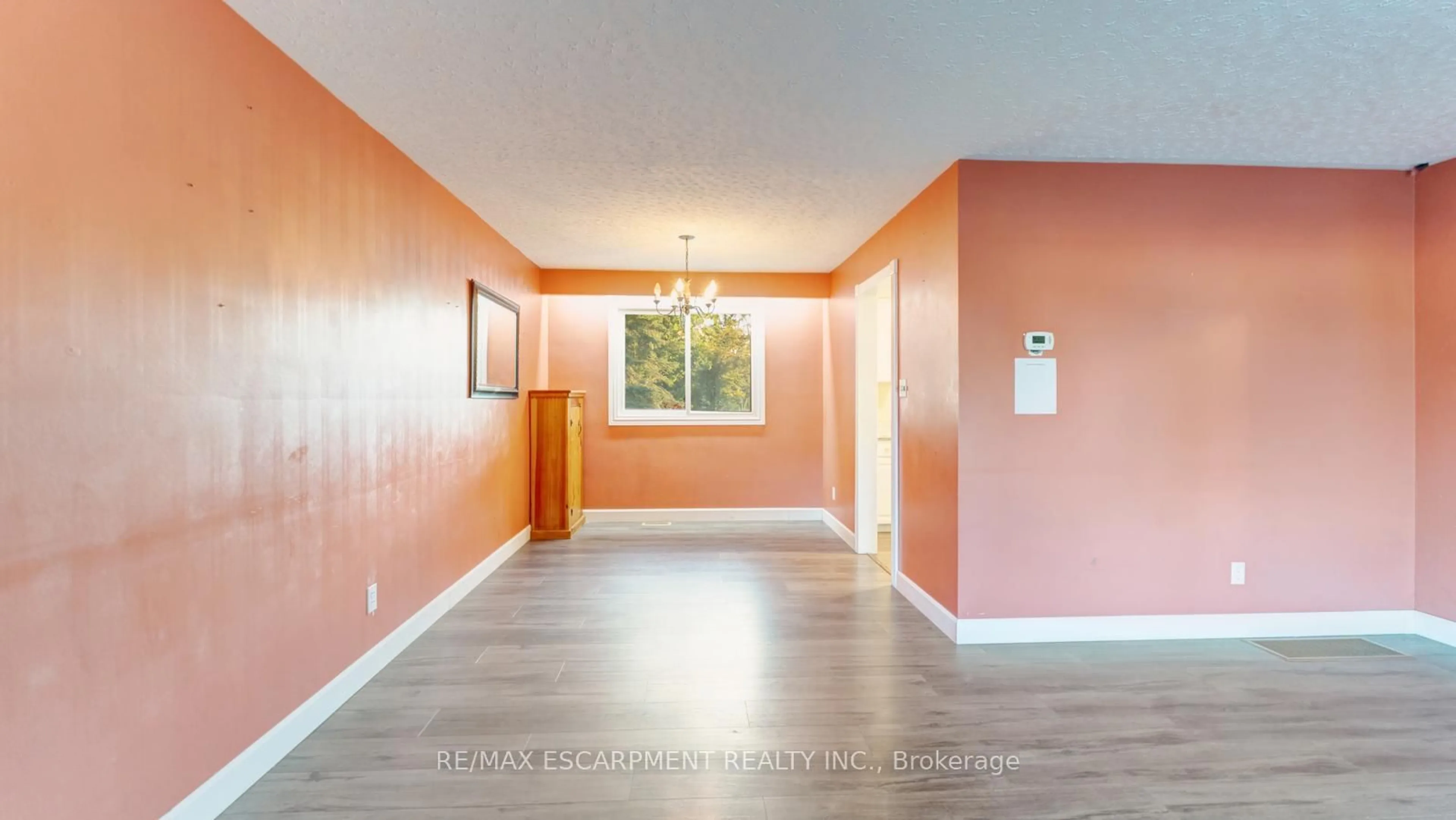 Indoor foyer for 51 River Dr, Essa Ontario L3W 0G8