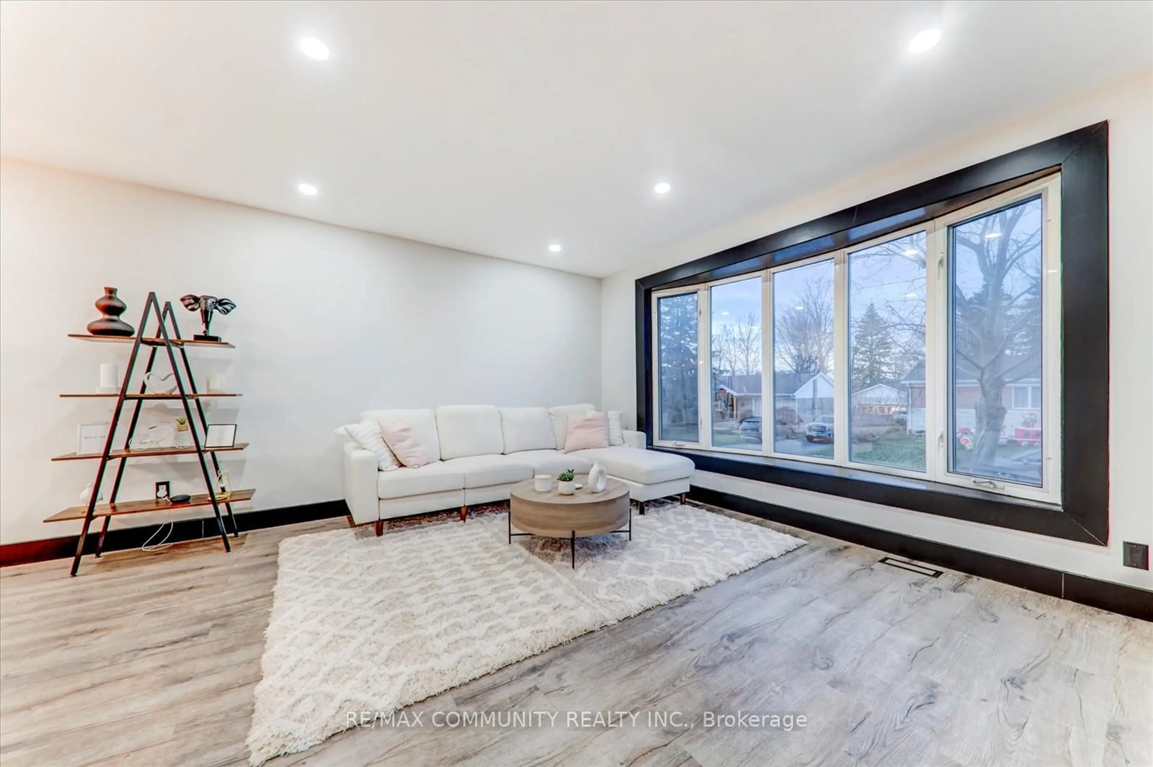 Living room with furniture, unknown for 25 George St, New Tecumseth Ontario L9R 1M7