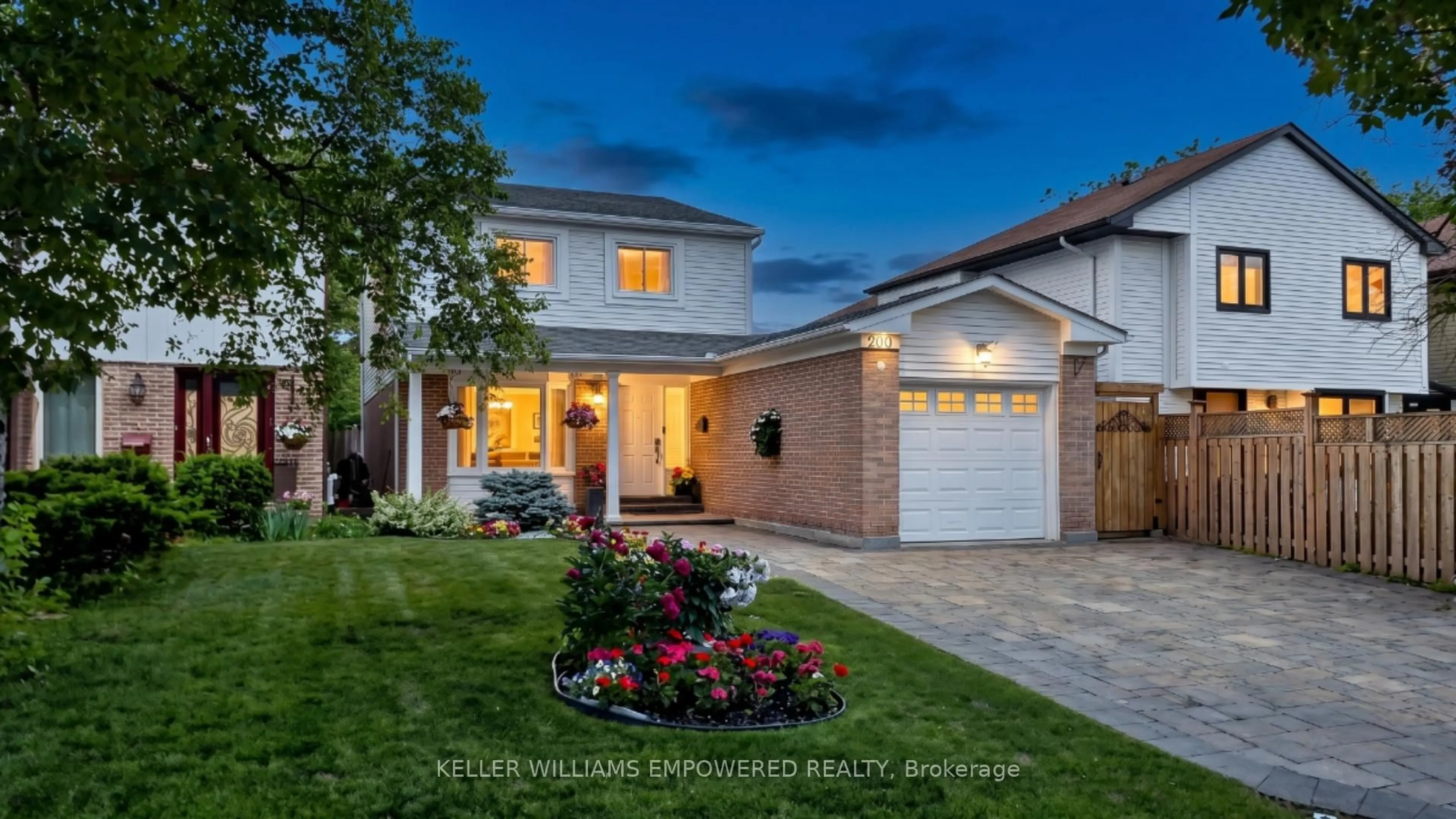 Home with brick exterior material, street for 200 Castle Rock Dr, Richmond Hill Ontario L4C 5H7