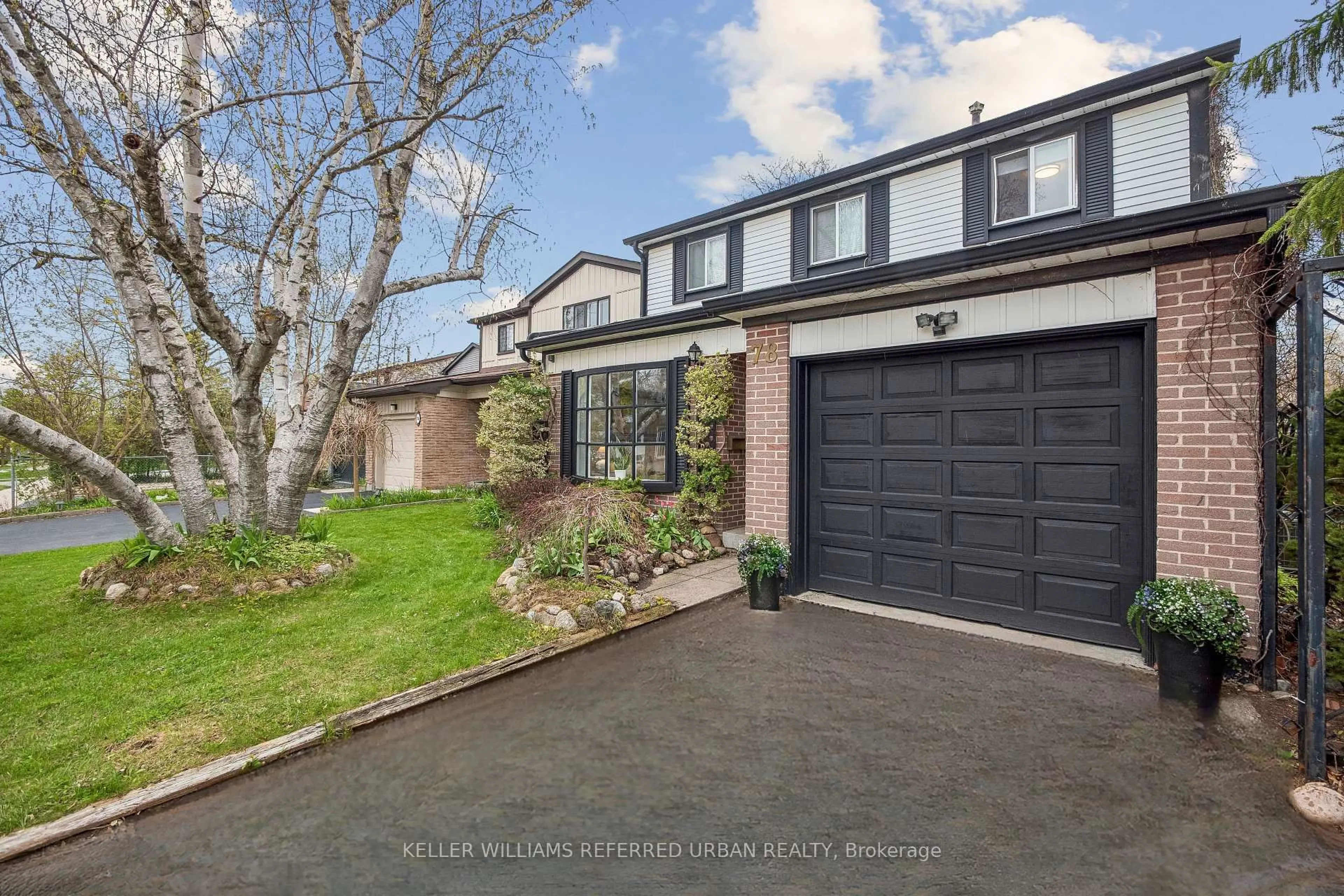 Home with brick exterior material, street for 78 Springhead Gdns, Richmond Hill Ontario L4C 5B9