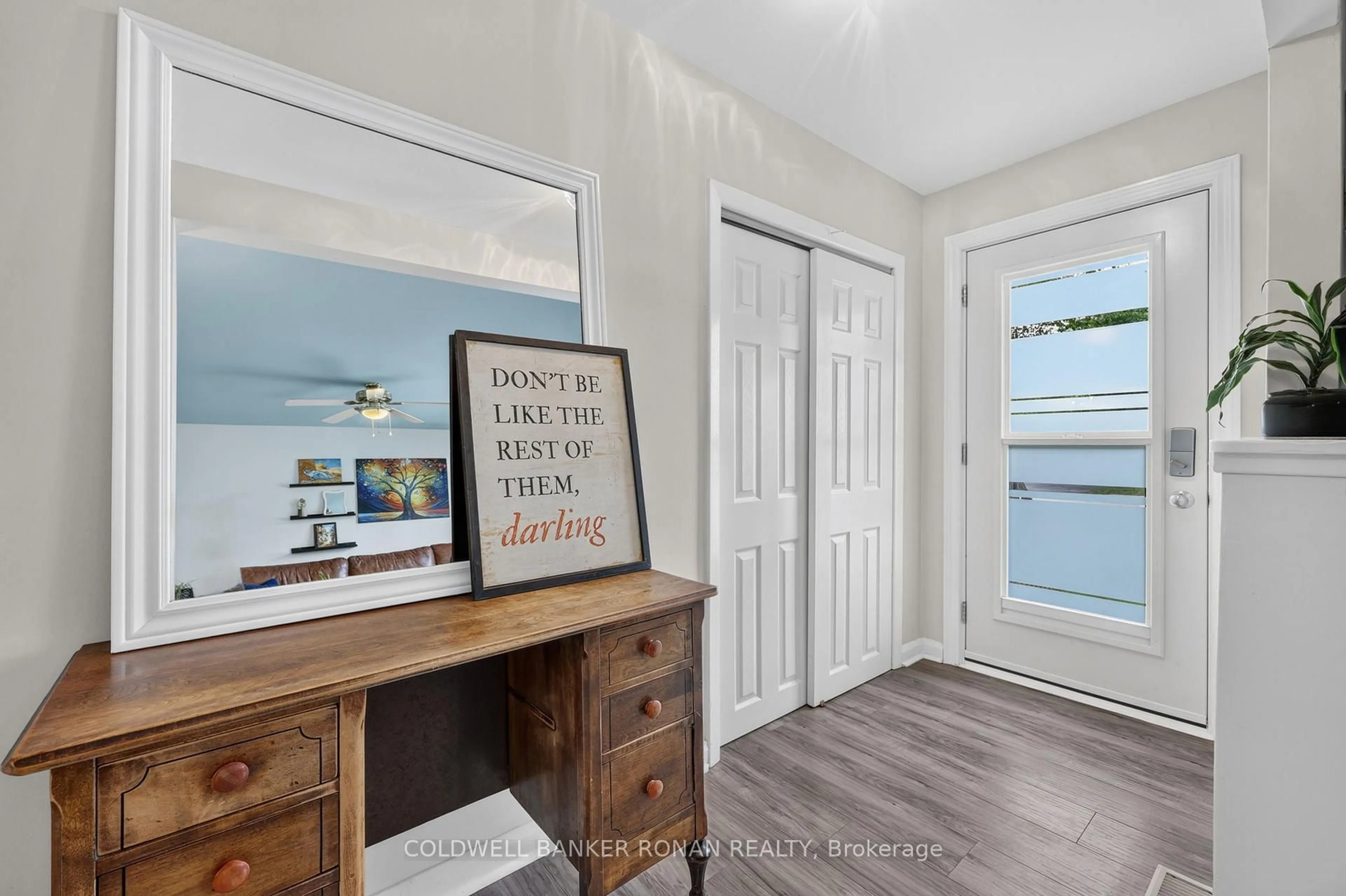 Indoor entryway for 15 Essa Rd, New Tecumseth Ontario L9R 1N3