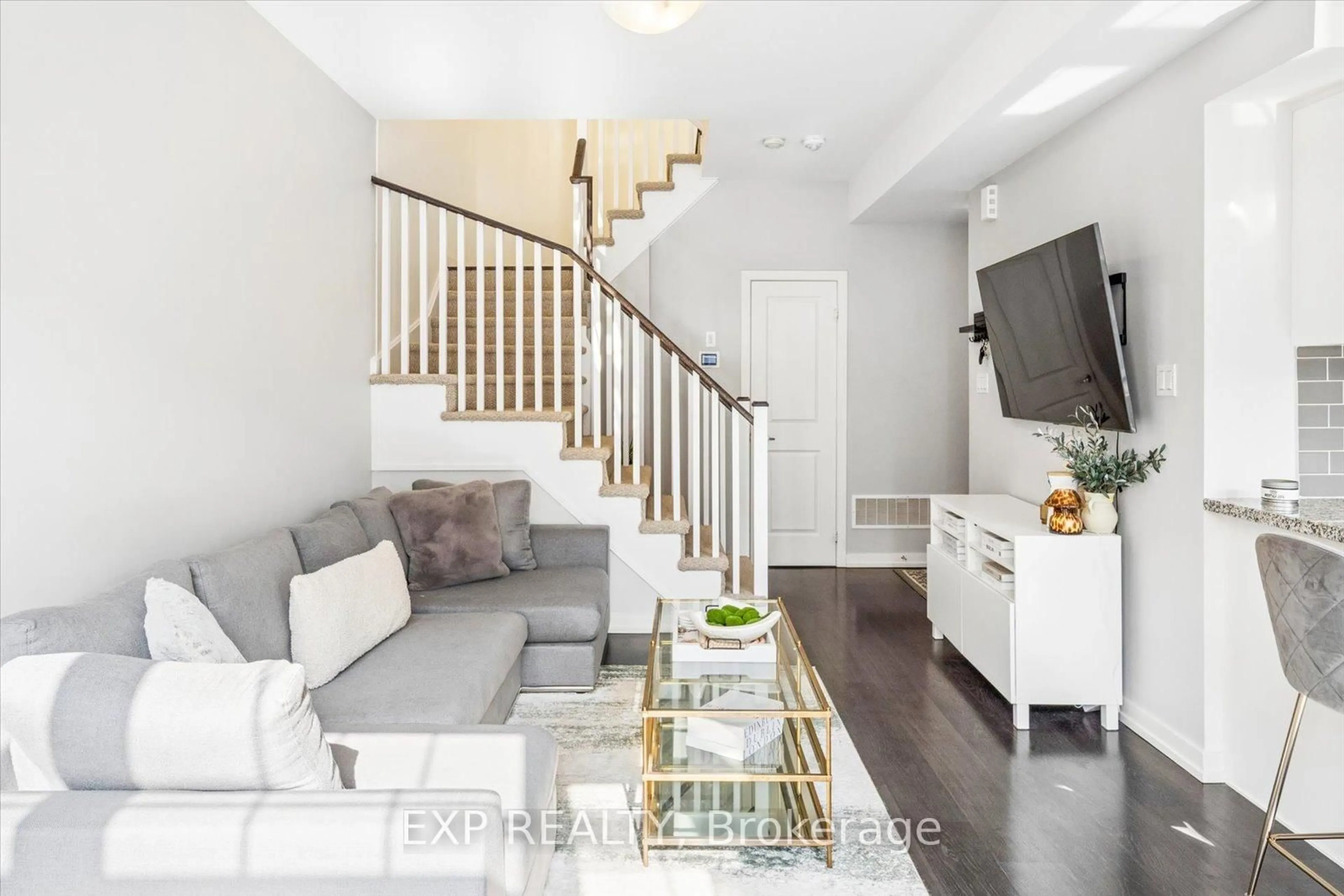 Living room with furniture, unknown for 15 Whitaker Way #322, Whitchurch-Stouffville Ontario L4A 0W5