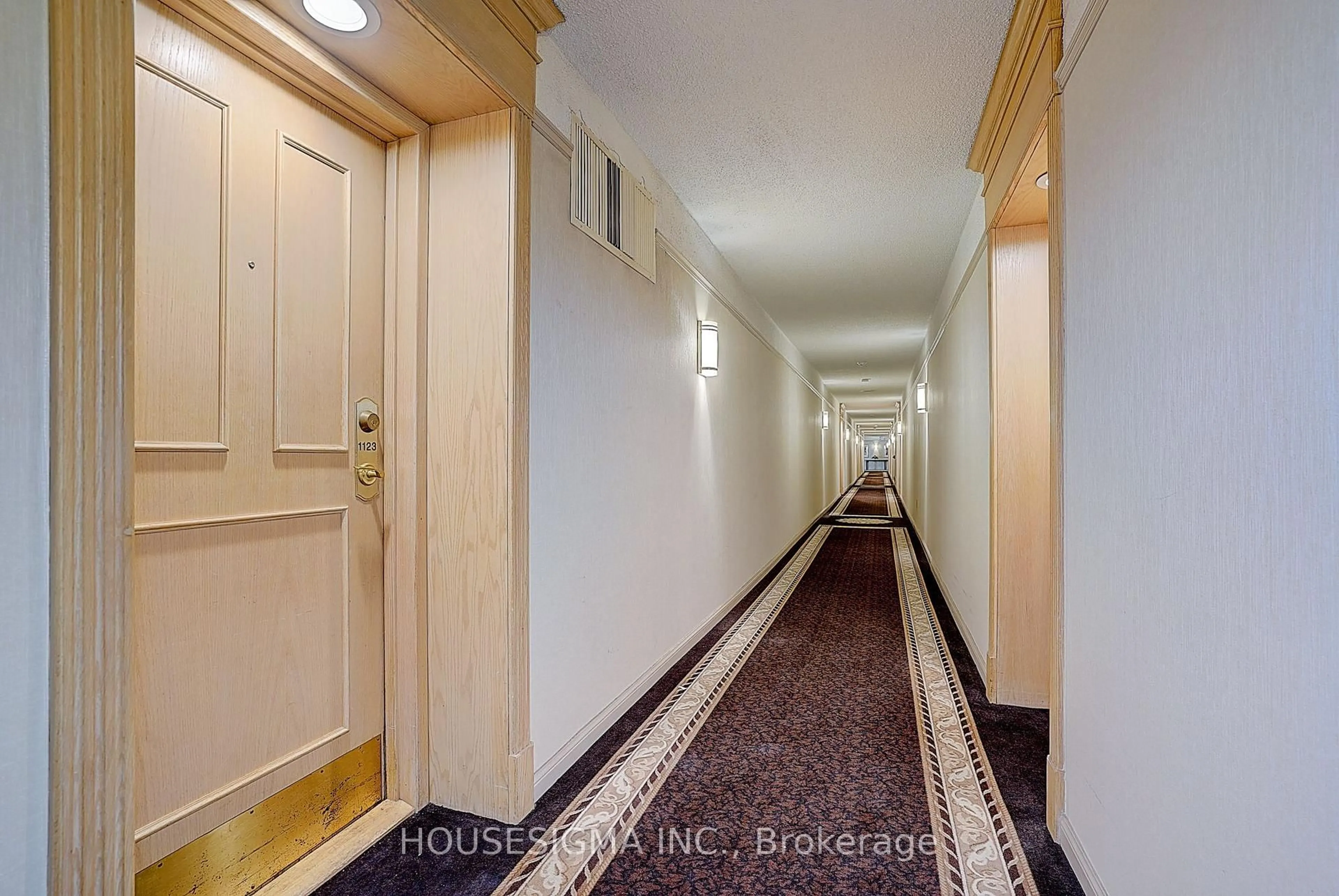 Indoor foyer for 7805 Bayview Ave #1123, Markham Ontario L3T 7N1