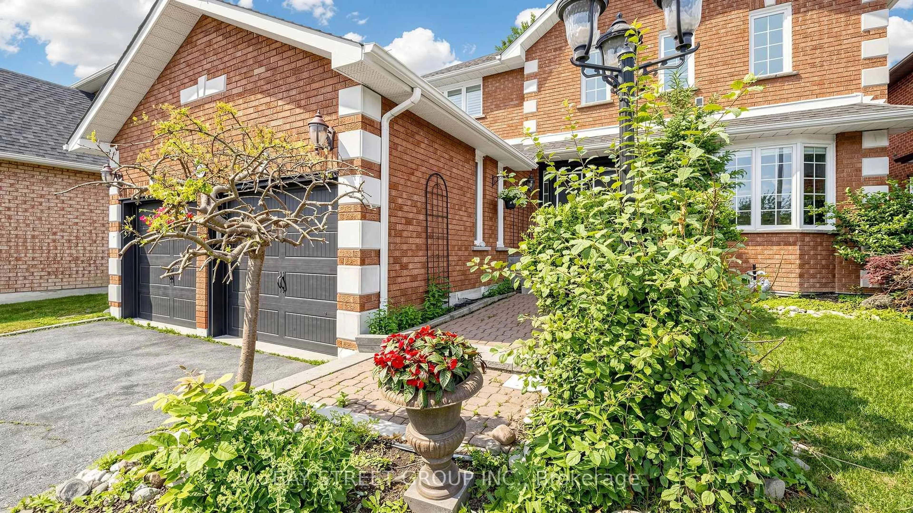 Home with brick exterior material, street for 26 Kew Gdns, Richmond Hill Ontario L4B 1R6