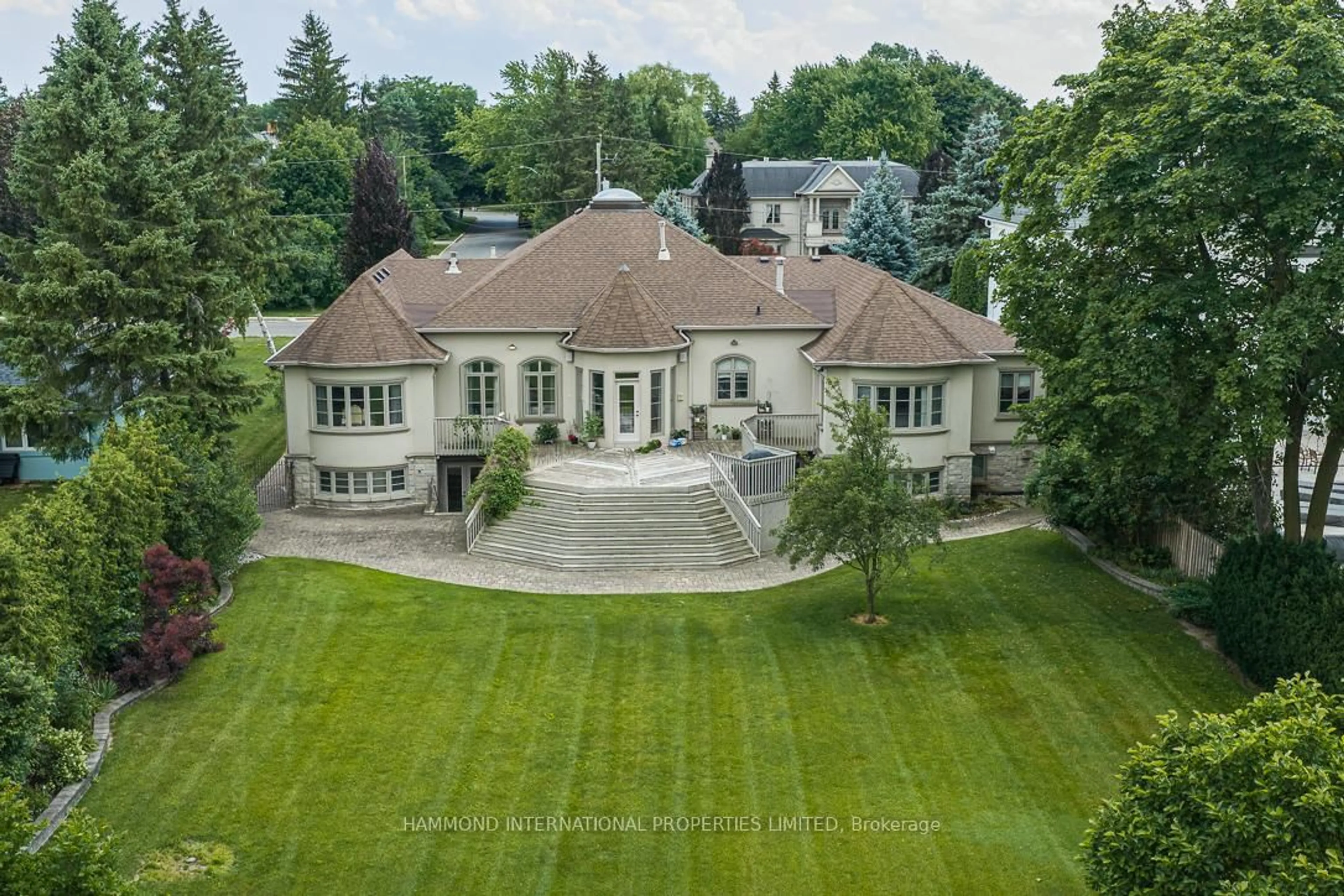 A pic from outside/outdoor area/front of a property/back of a property/a pic from drone, unknown for 12 Denham Dr, Richmond Hill Ontario L4C 6J1