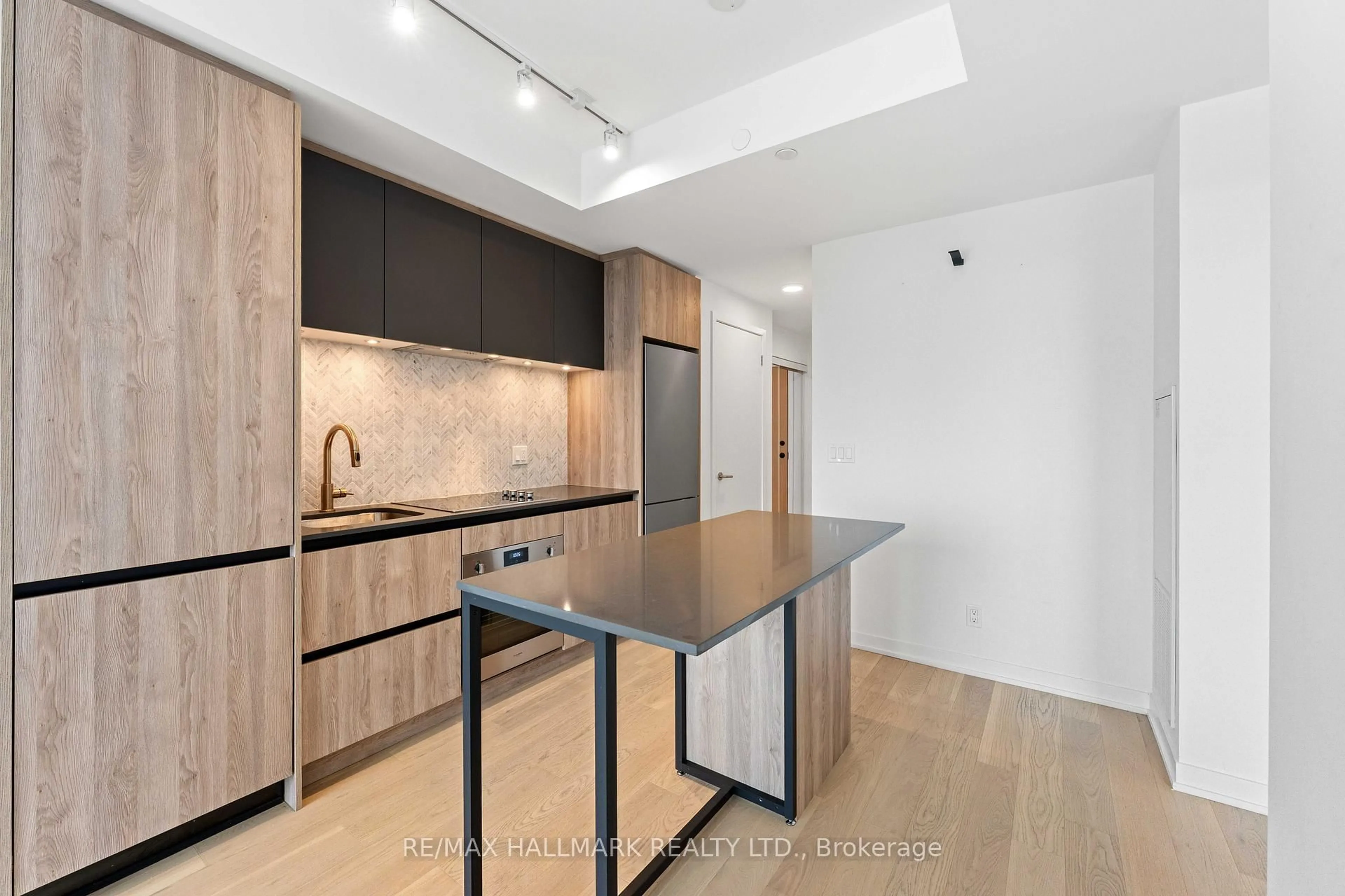 Open concept kitchen, unknown for 7950 Bathurst St #1812, Vaughan Ontario L4J 0L4