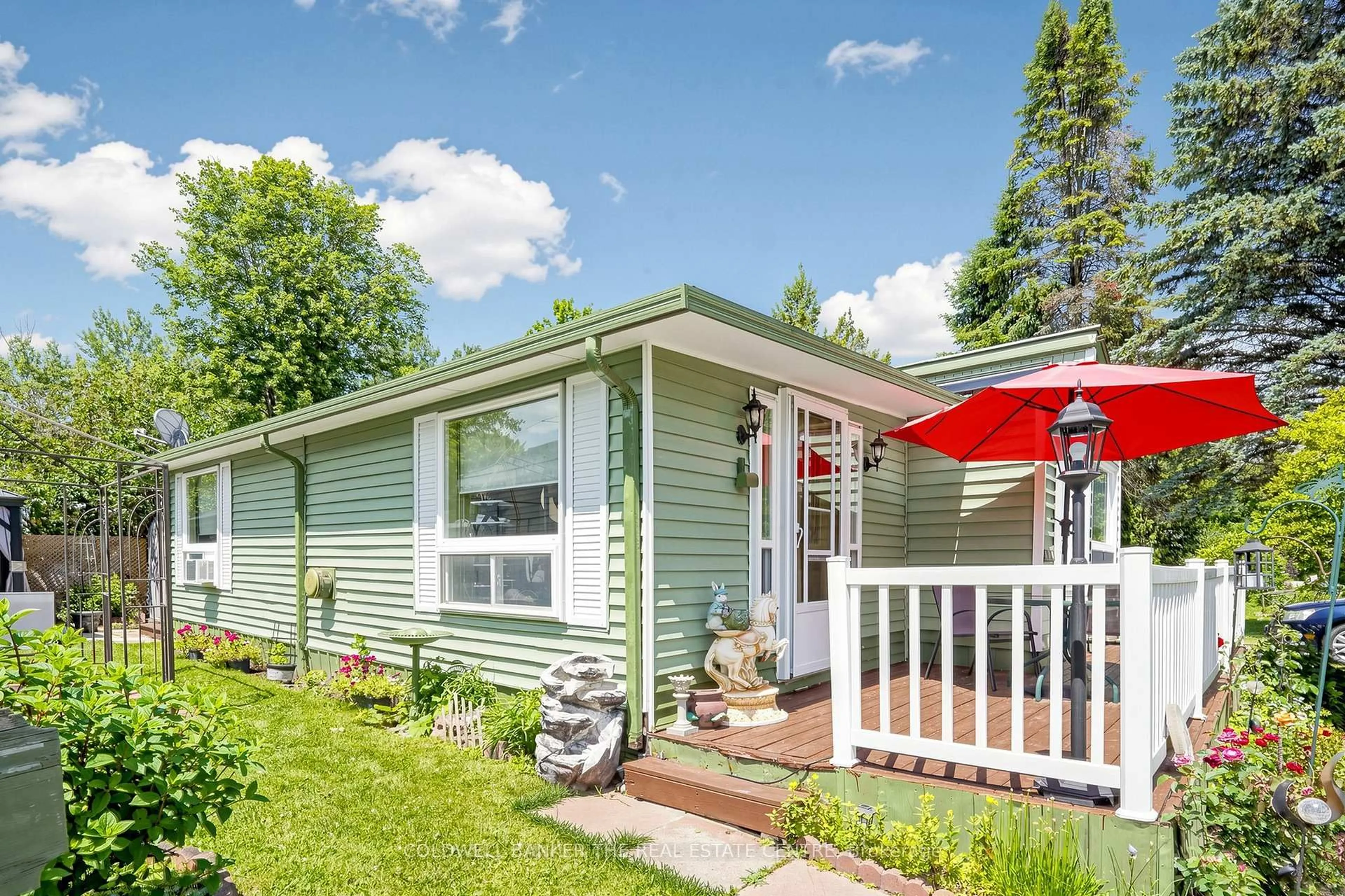 Home with vinyl exterior material, street for 285 Crydermans Sdrd #308, Georgina Ontario L0E 1A0