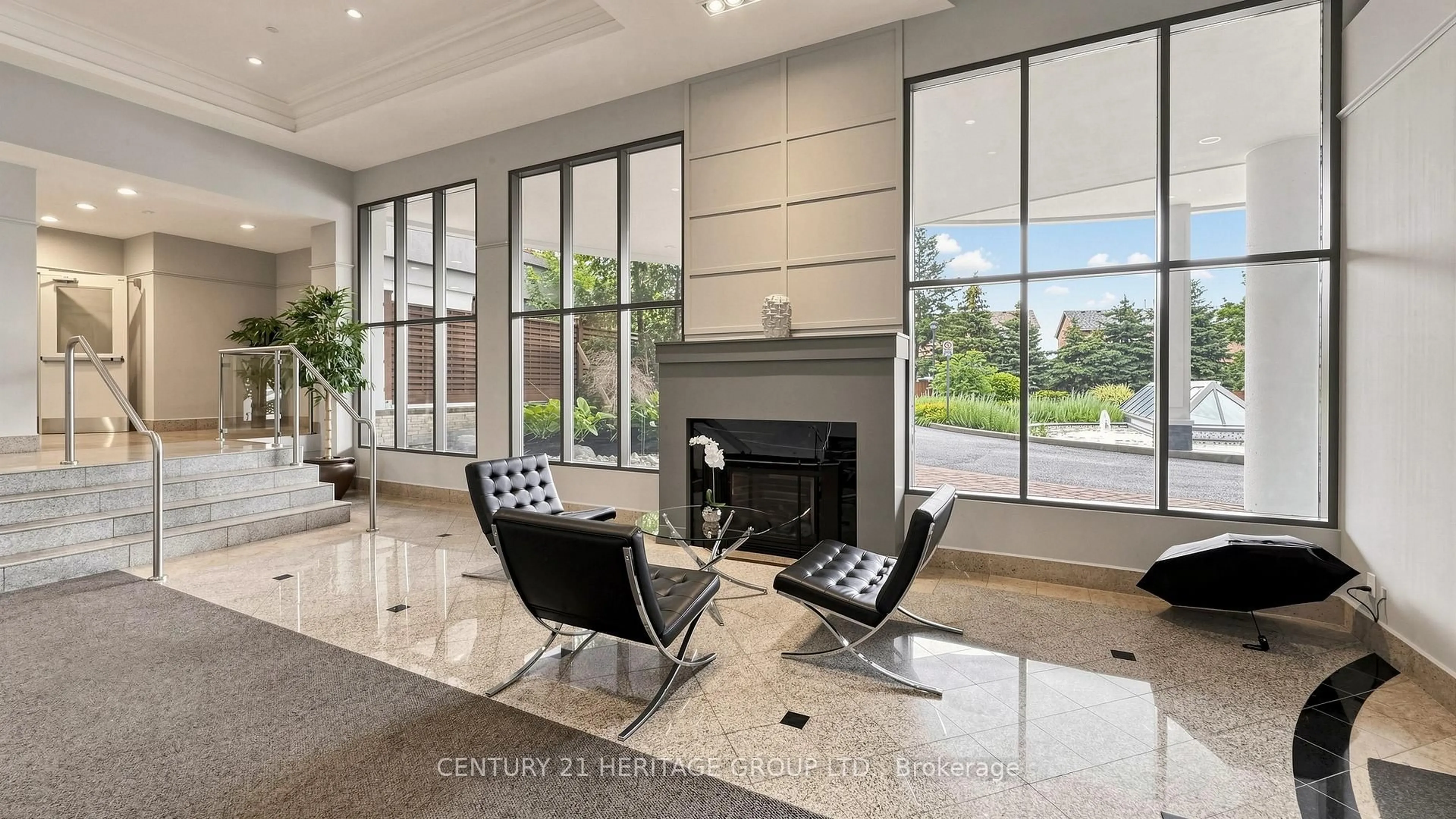 Lobby for 11121 Yonge St #311, Richmond Hill Ontario L4C 0S7