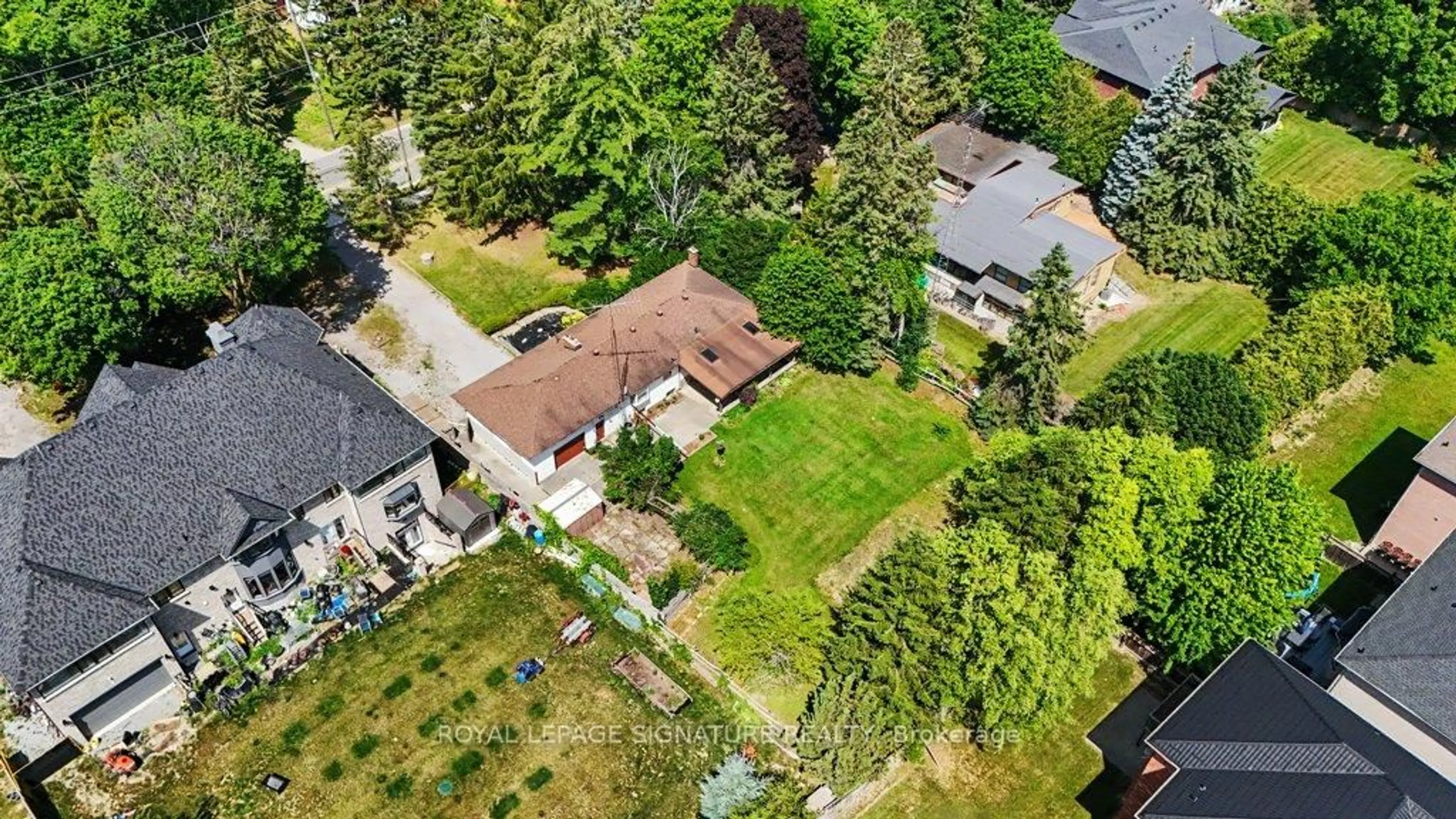 A pic from outside/outdoor area/front of a property/back of a property/a pic from drone, street for 7693 Ninth Line, Markham Ontario L6B 1A8