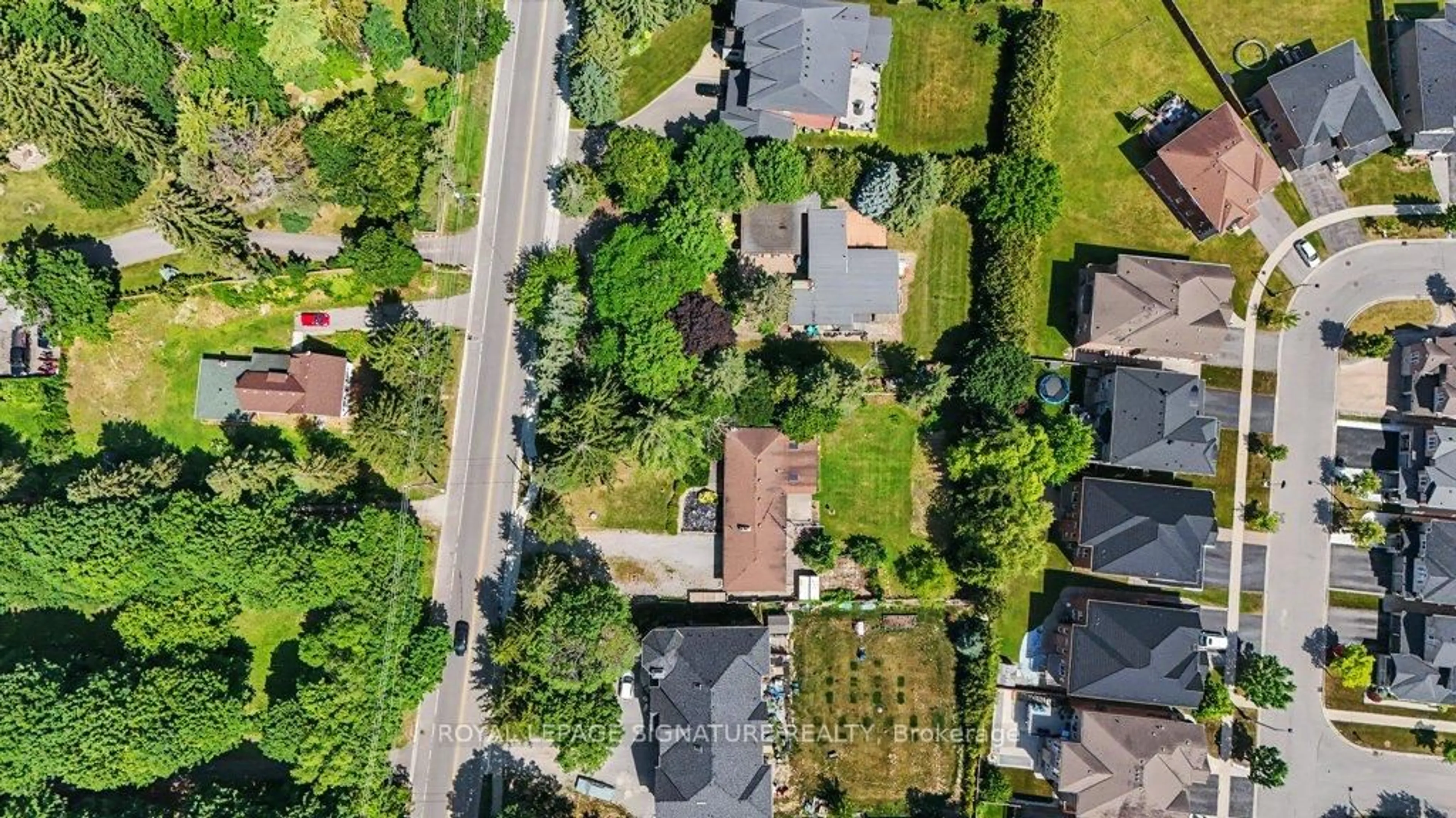 A pic from outside/outdoor area/front of a property/back of a property/a pic from drone, street for 7693 Ninth Line, Markham Ontario L6B 1A8