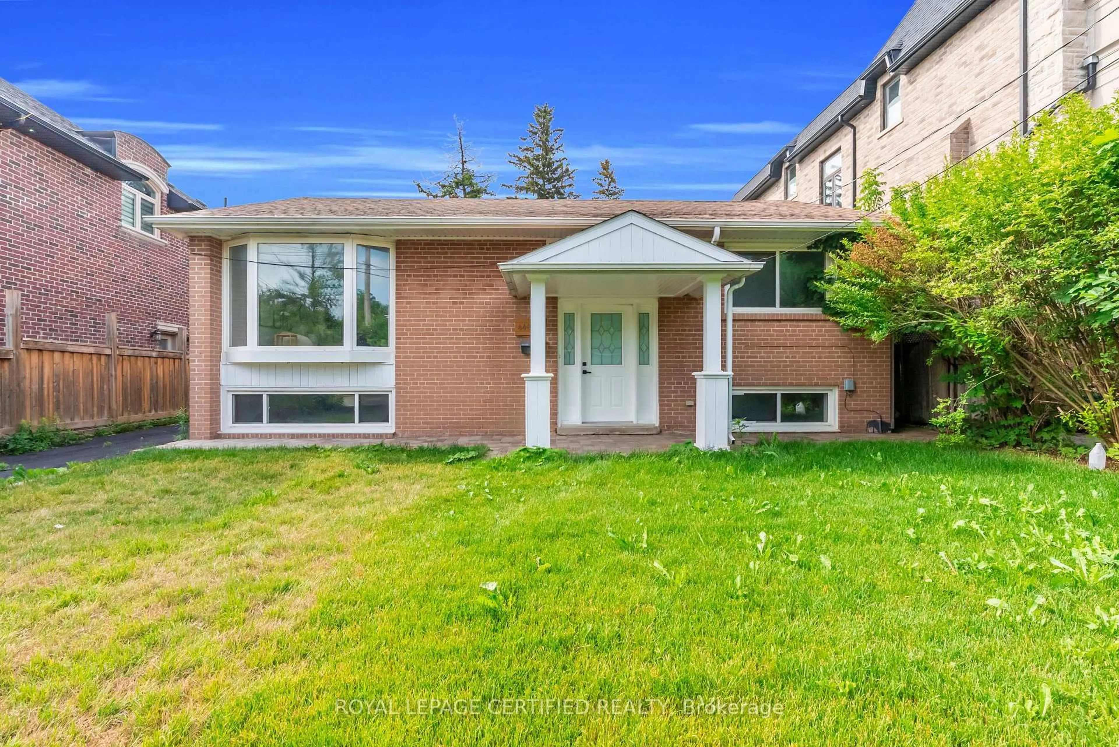 Home with brick exterior material, street for 448 Fernleigh Circ, Richmond Hill Ontario L4C 1E6