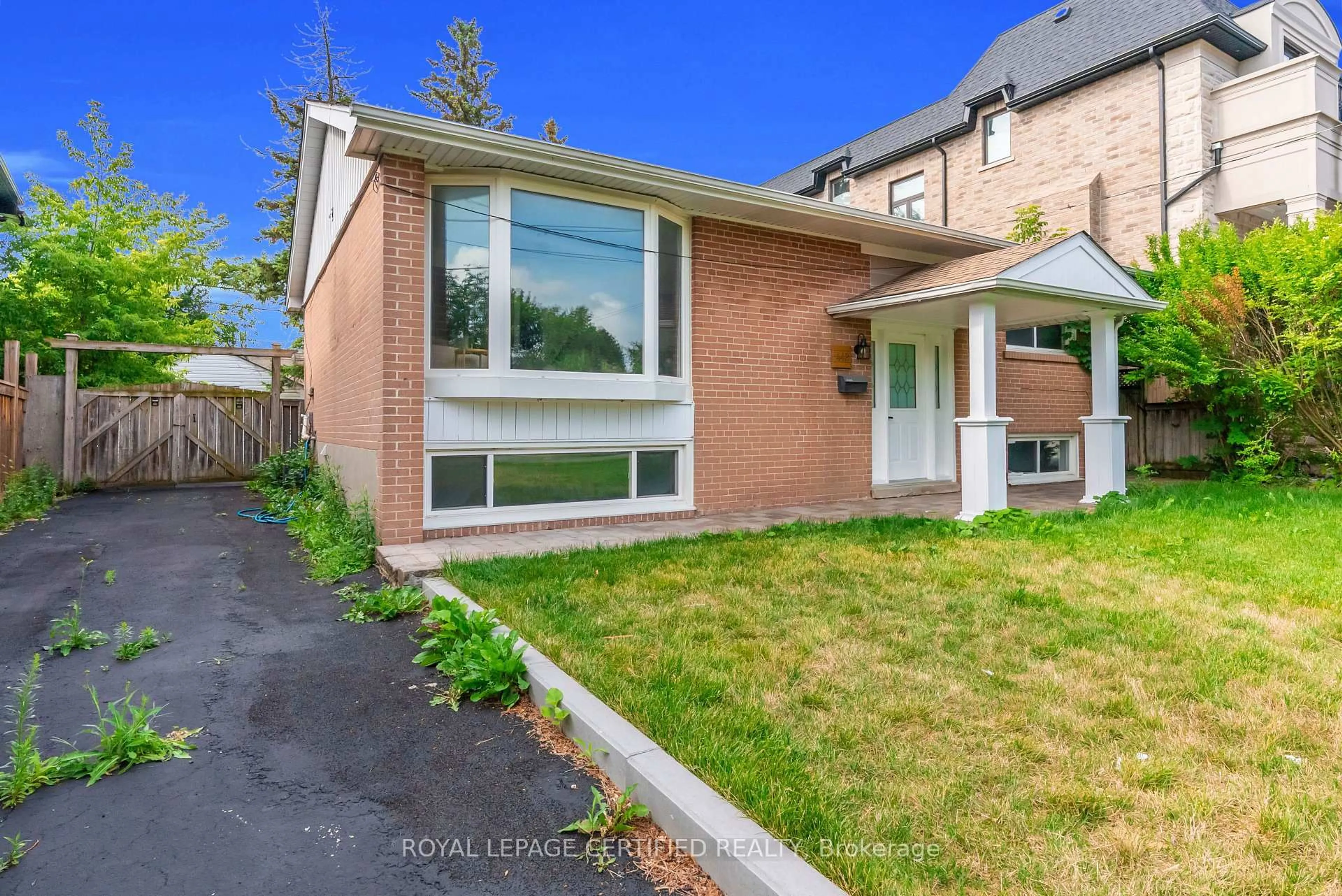 Home with brick exterior material, street for 448 Fernleigh Circ, Richmond Hill Ontario L4C 1E6