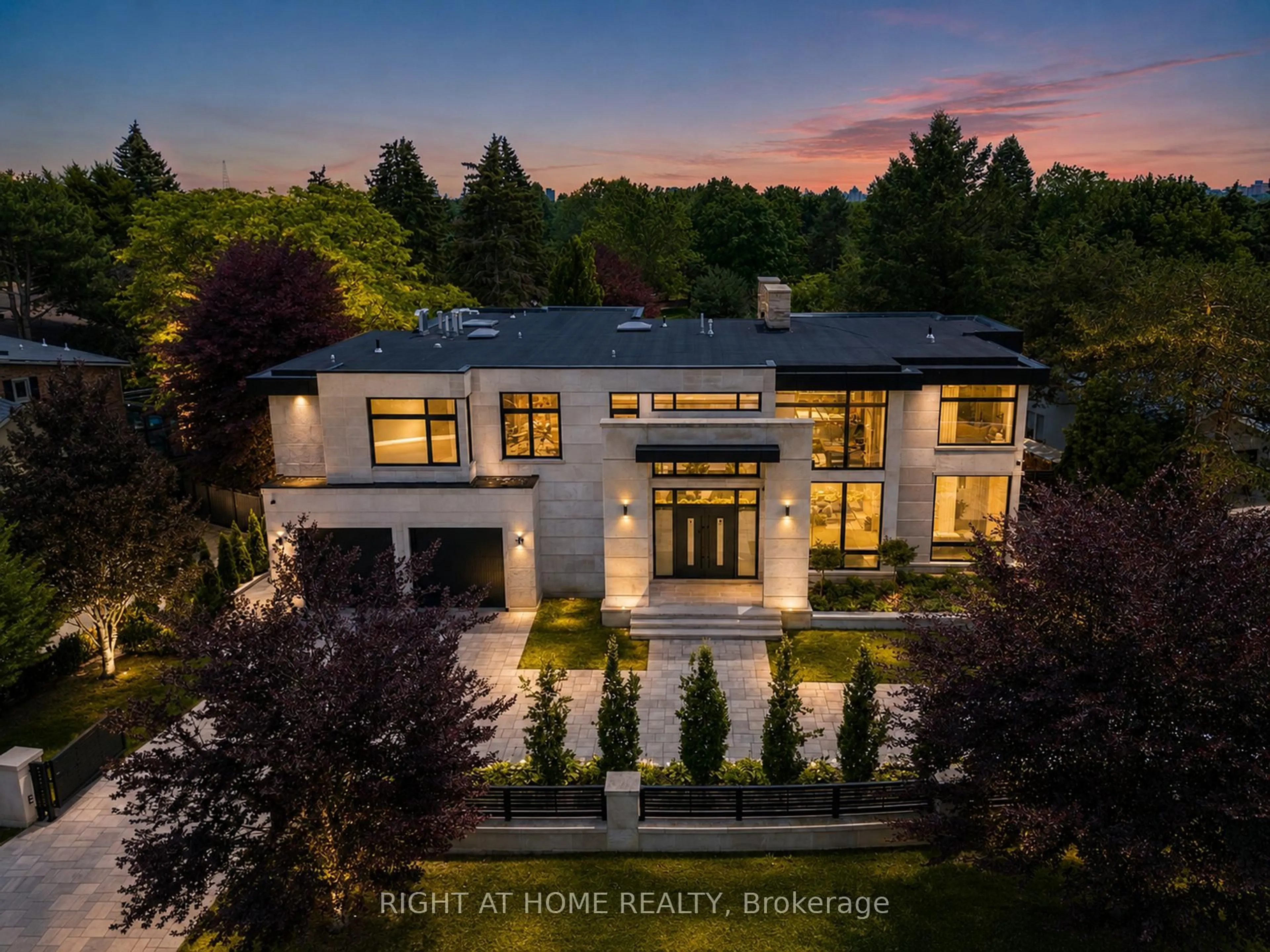 A pic from outside/outdoor area/front of a property/back of a property/a pic from drone, unknown for 36 Fairway Heights Dr, Markham Ontario L3T 3A8