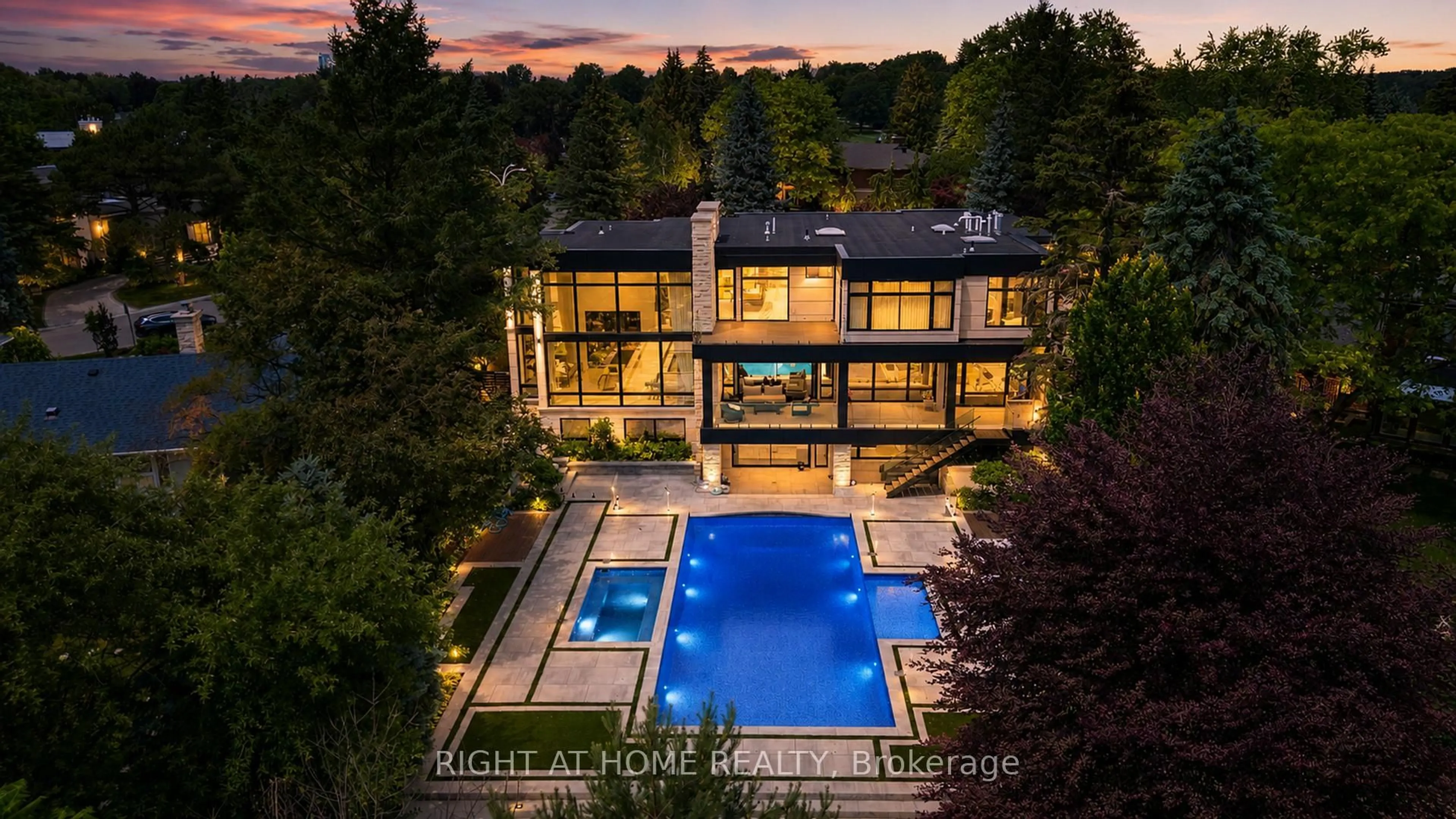 A pic from outside/outdoor area/front of a property/back of a property/a pic from drone, water/lake/river/ocean view for 36 Fairway Heights Dr, Markham Ontario L3T 3A8