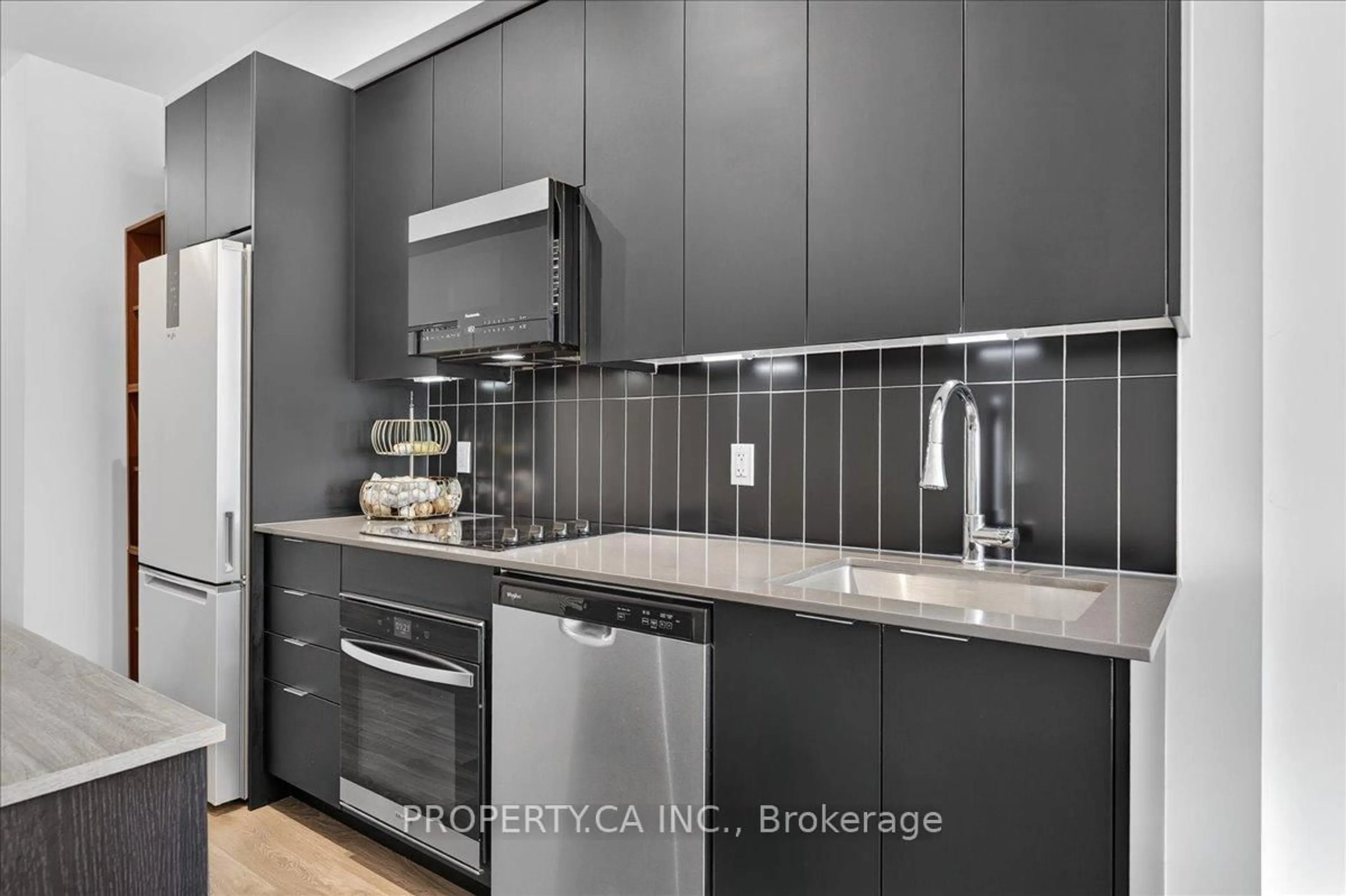 Contemporary kitchen, ceramic/tile floor for 474 Caldari Rd #1902, Vaughan Ontario L4K 0R5