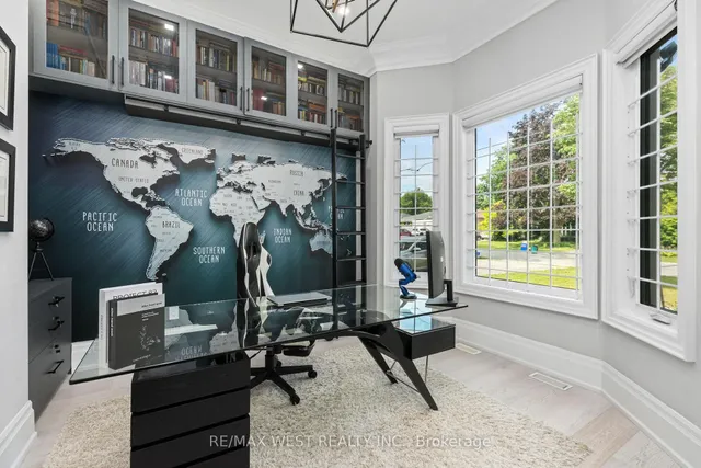 62 Sherwood Forest Dr, Markham 3