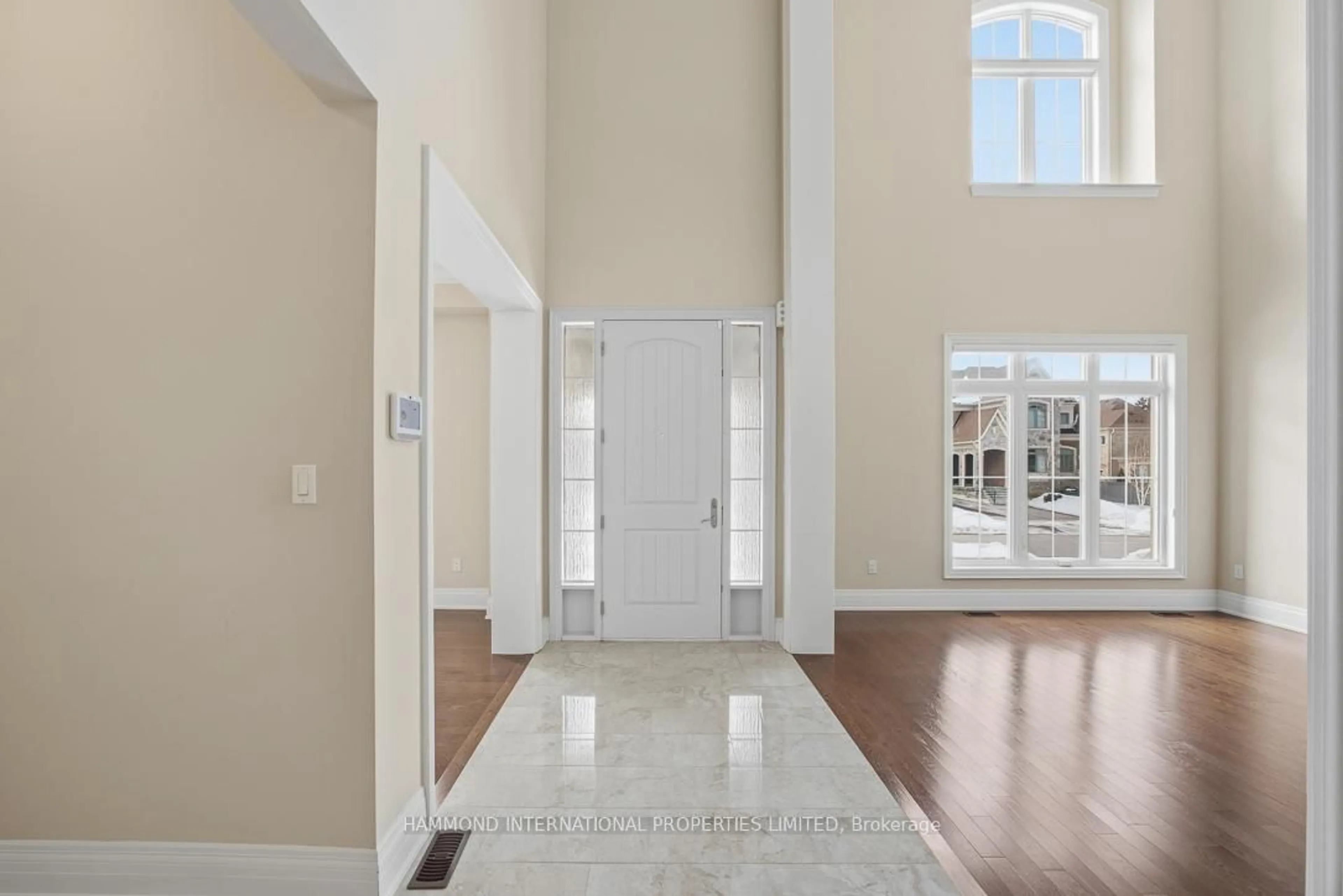 Indoor entryway for 7 Kinghorn Rd, King Ontario L7B 0M8