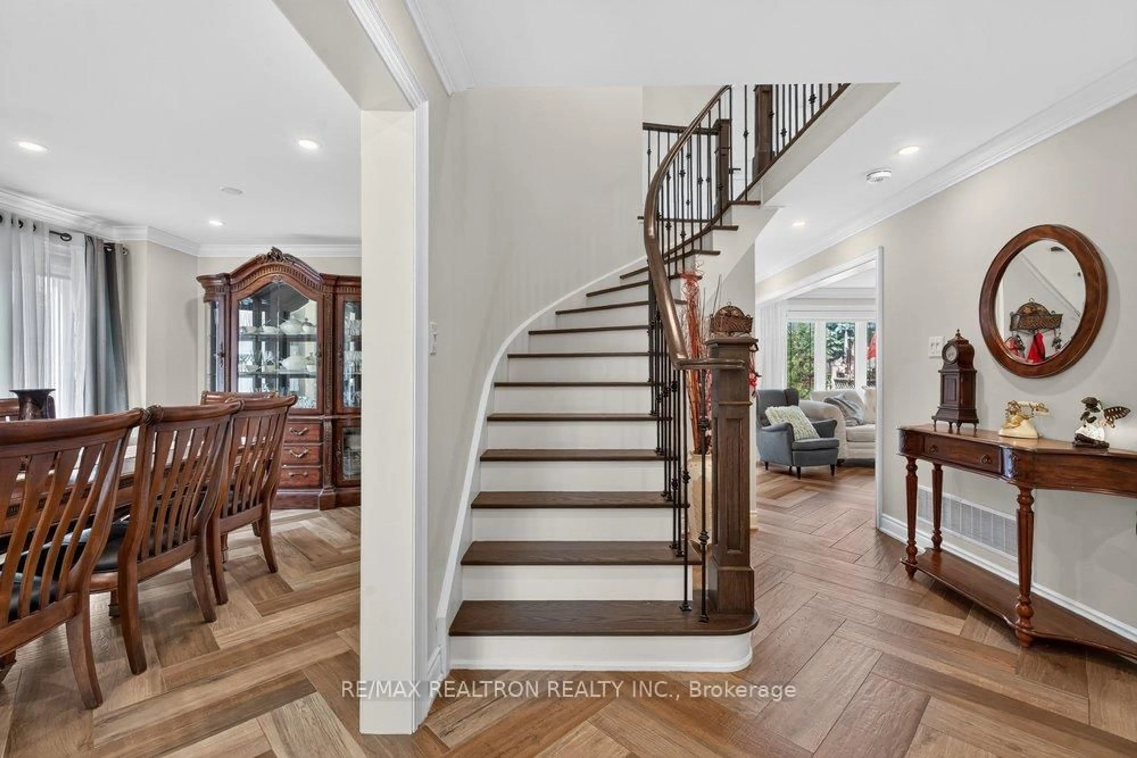 Unknown for 38 Zucchet Crt, Vaughan Ontario L4L 8T7