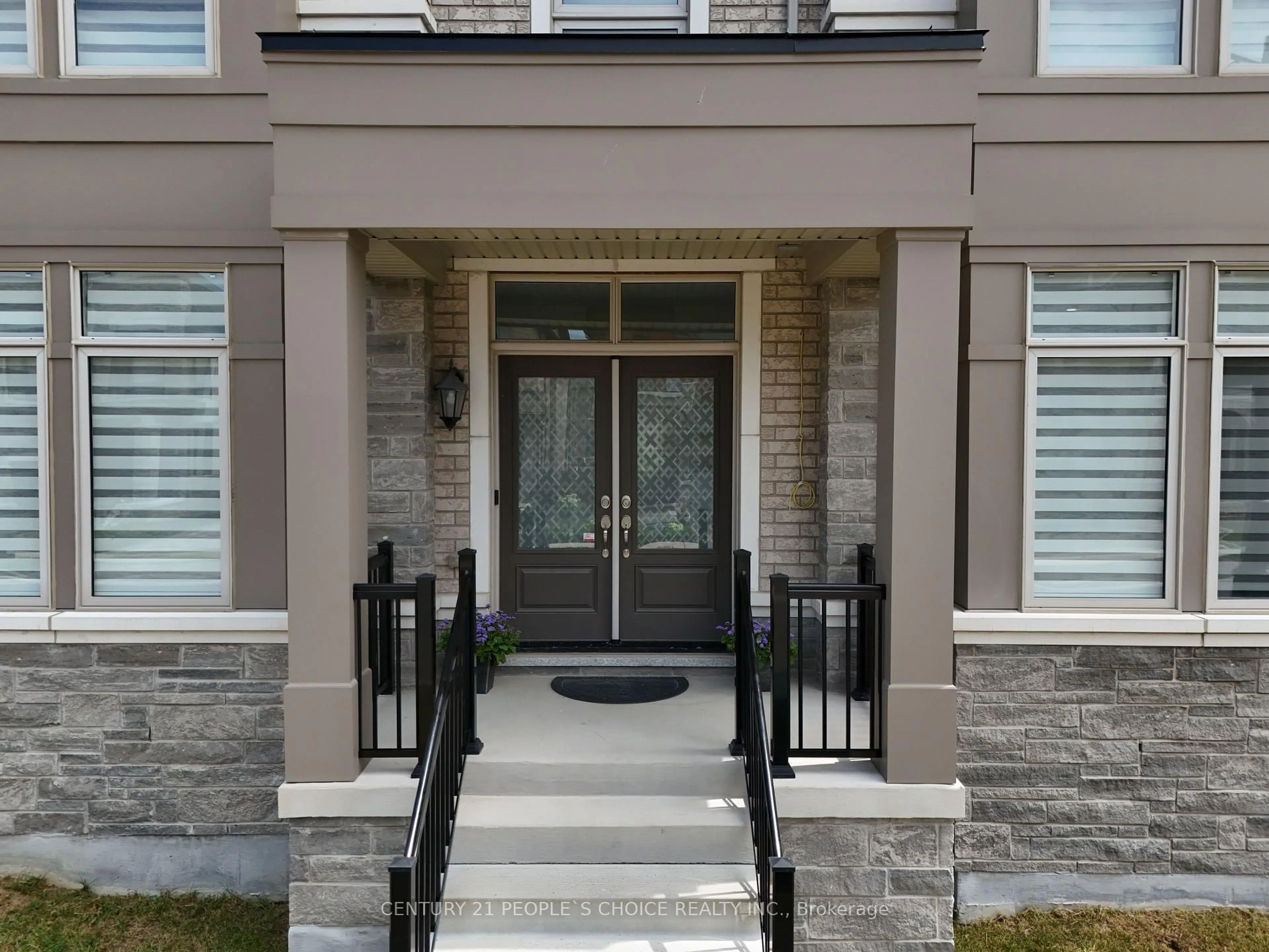Indoor entryway for 209 Stilton Ave, Vaughan Ontario L4H 5B9