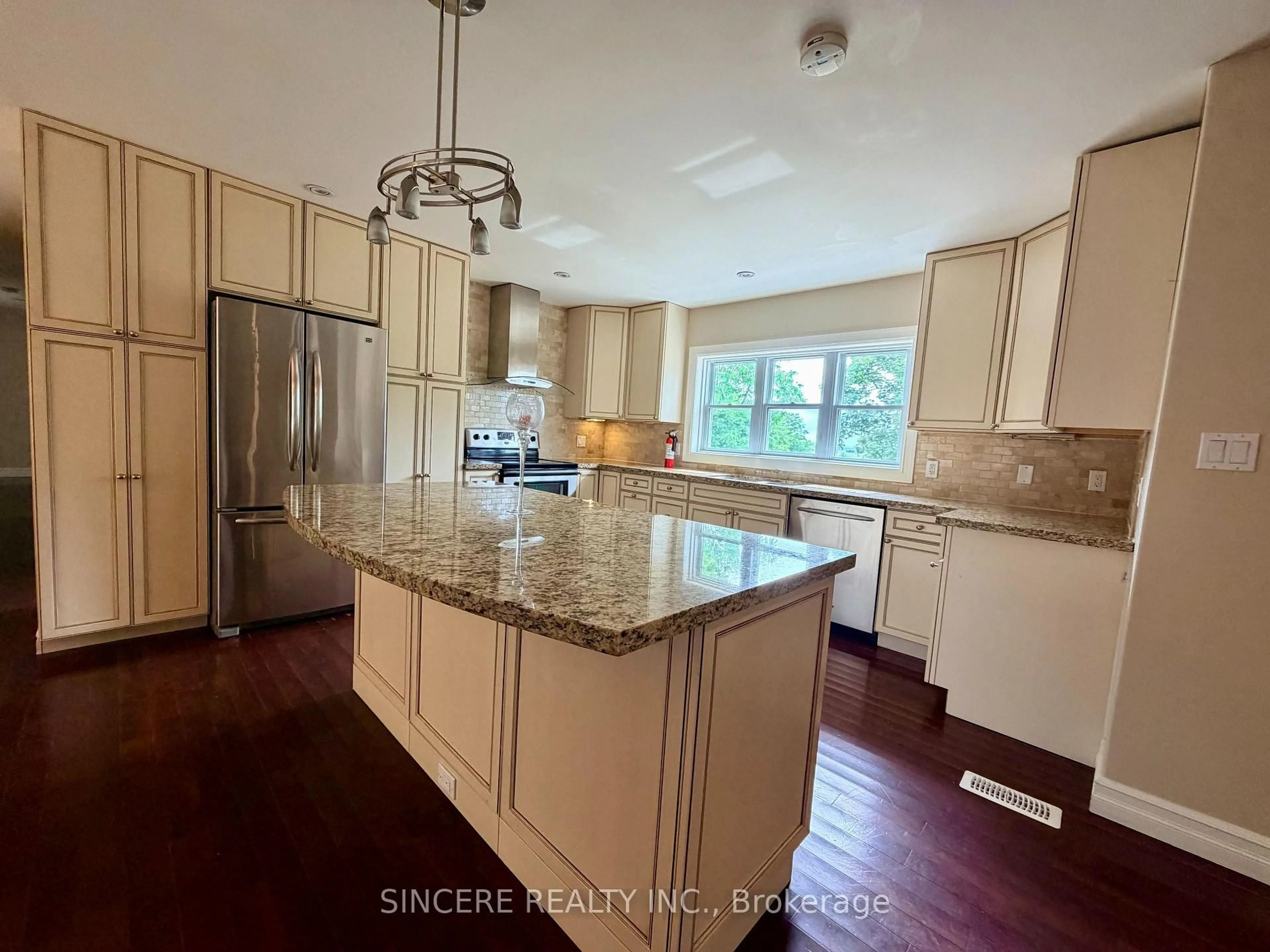 Open concept kitchen, unknown for 7132 County Rd 27 Rd, Essa Ontario L0L 2N2