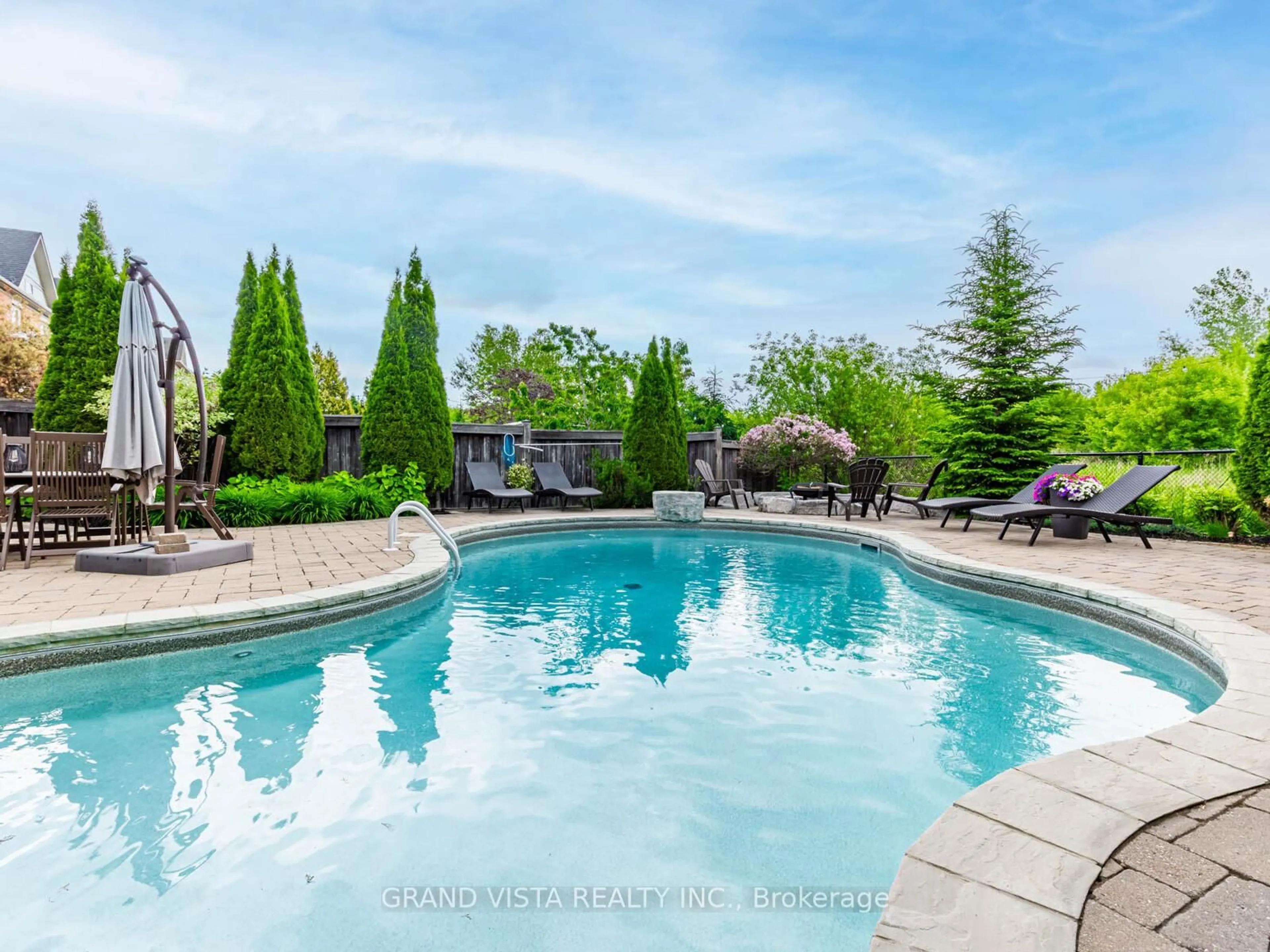 Pool for 31 Routledge Dr, Richmond Hill Ontario L4E 0C4