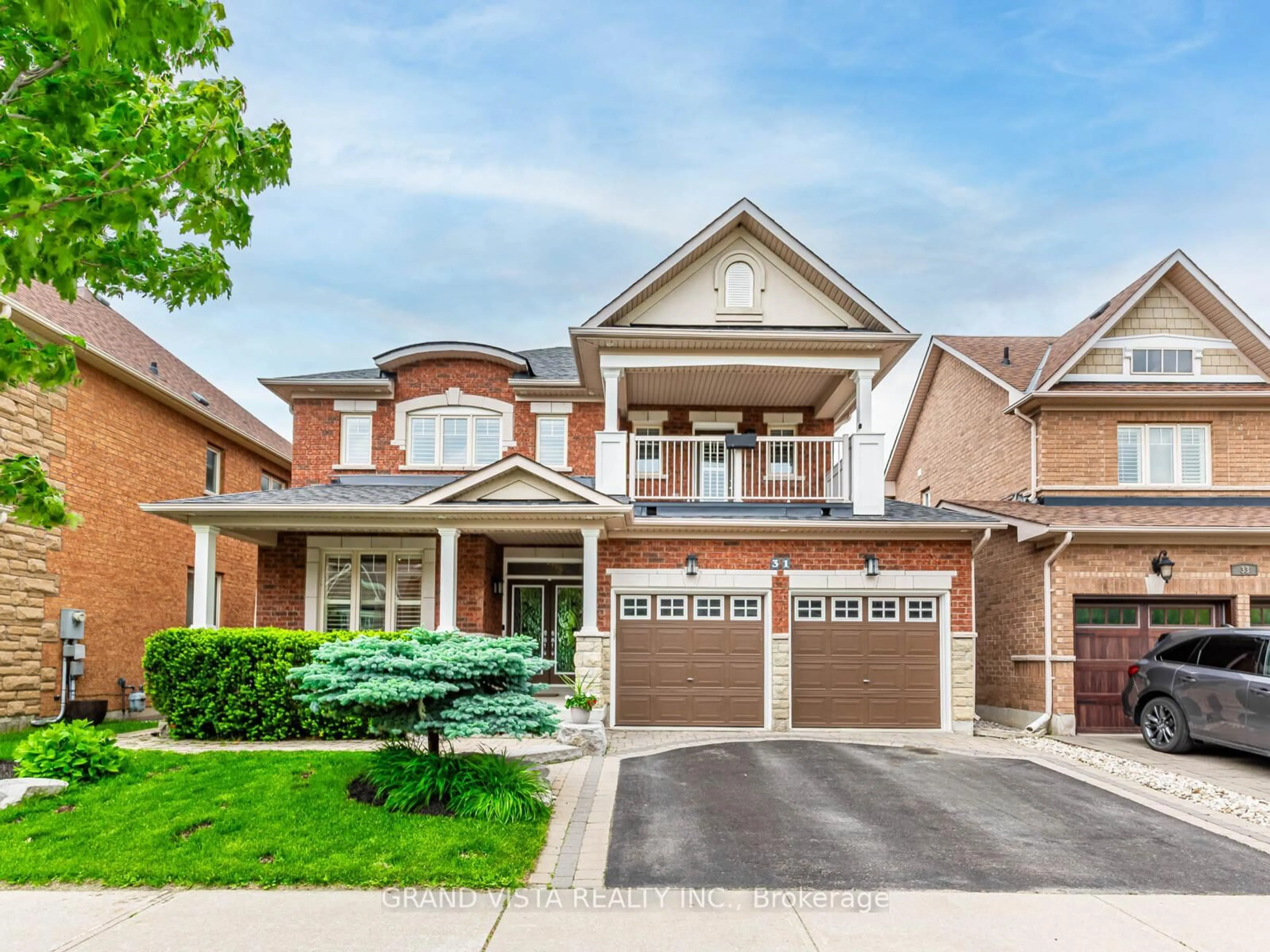 Home with brick exterior material, street for 31 Routledge Dr, Richmond Hill Ontario L4E 0C4