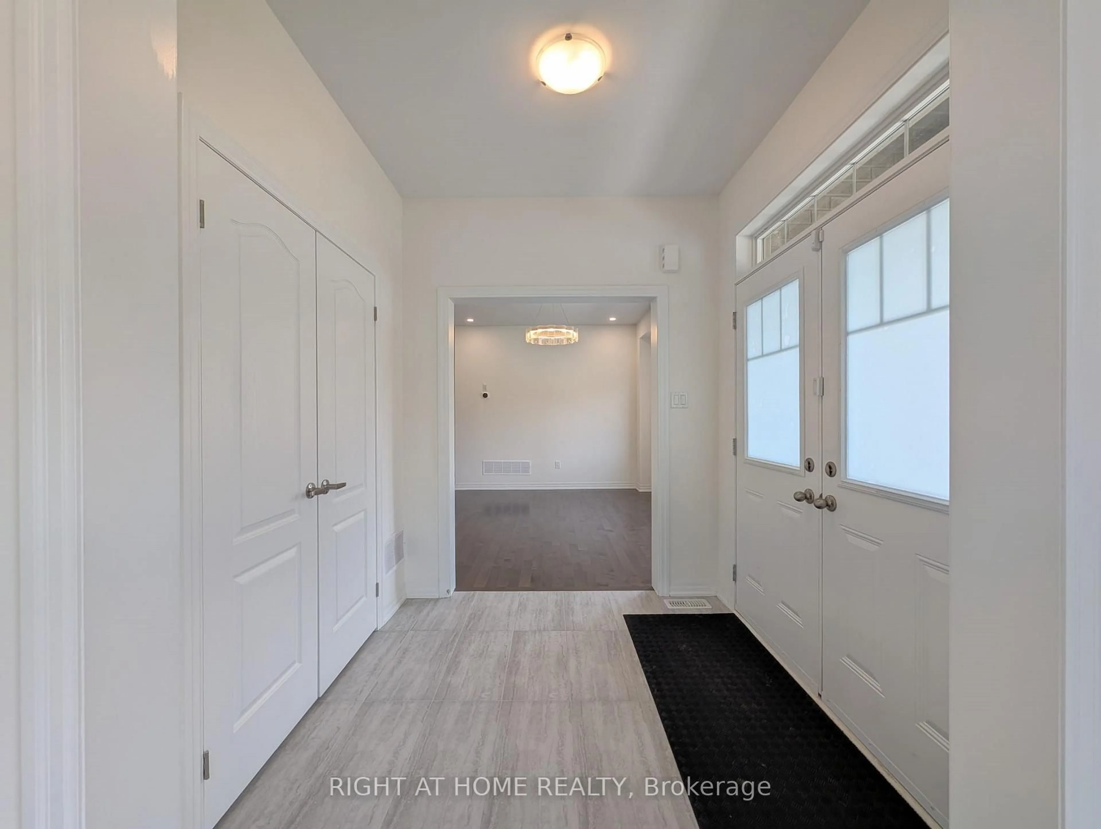 Indoor entryway for 62 Titus St, Markham Ontario L6E 0W1
