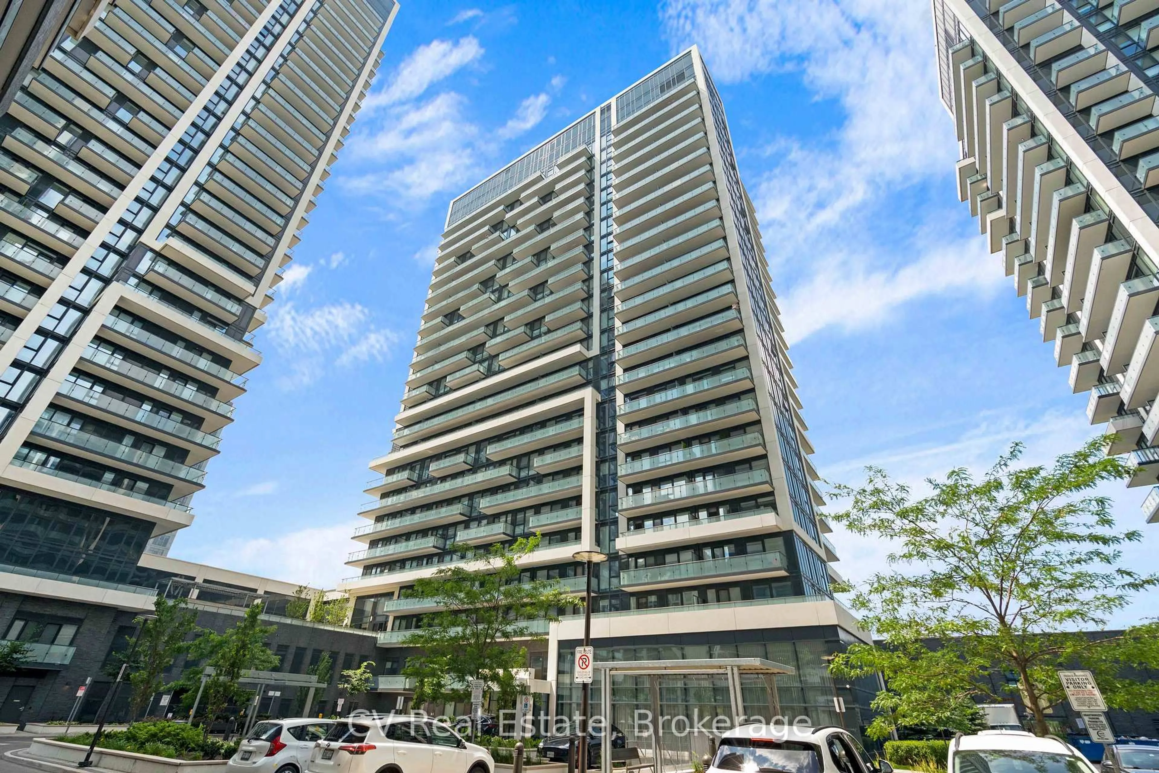 Indoor foyer for 95 Oneida Cres #1109, Richmond Hill Ontario L4B 0H5