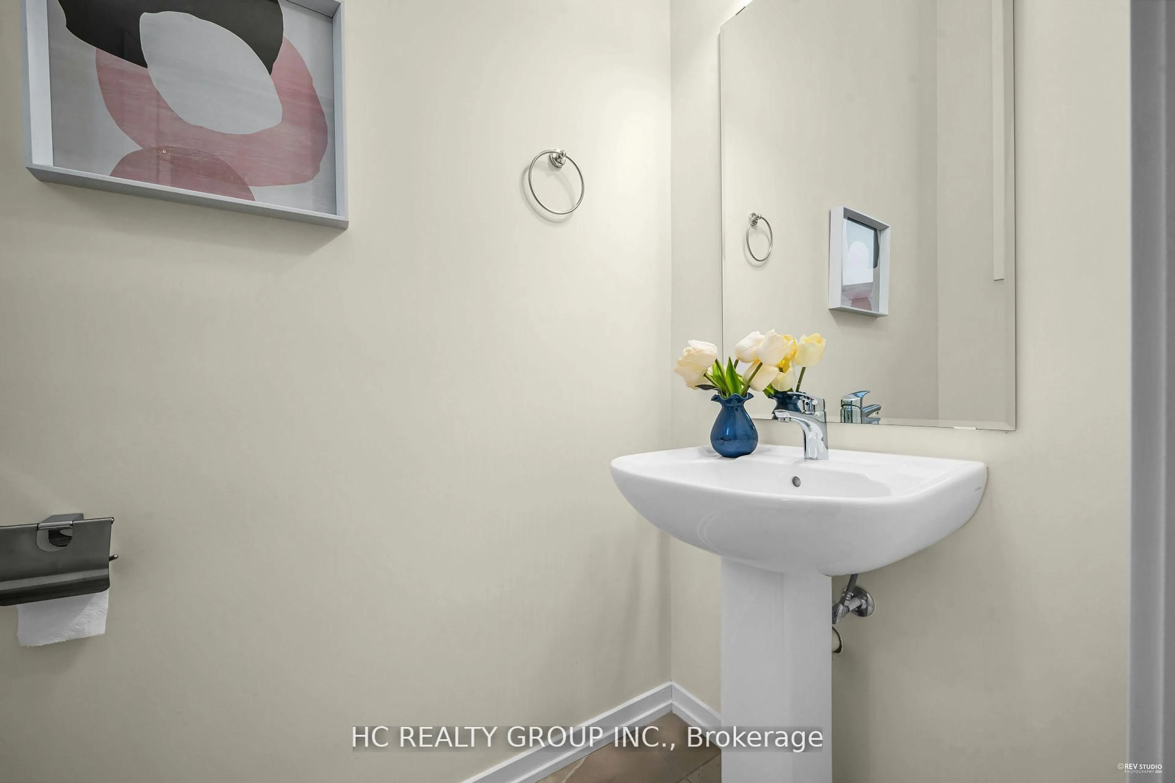 Standard bathroom, ceramic/tile floor for 95 Crimson Forest Dr, Vaughan Ontario L6A 5C6