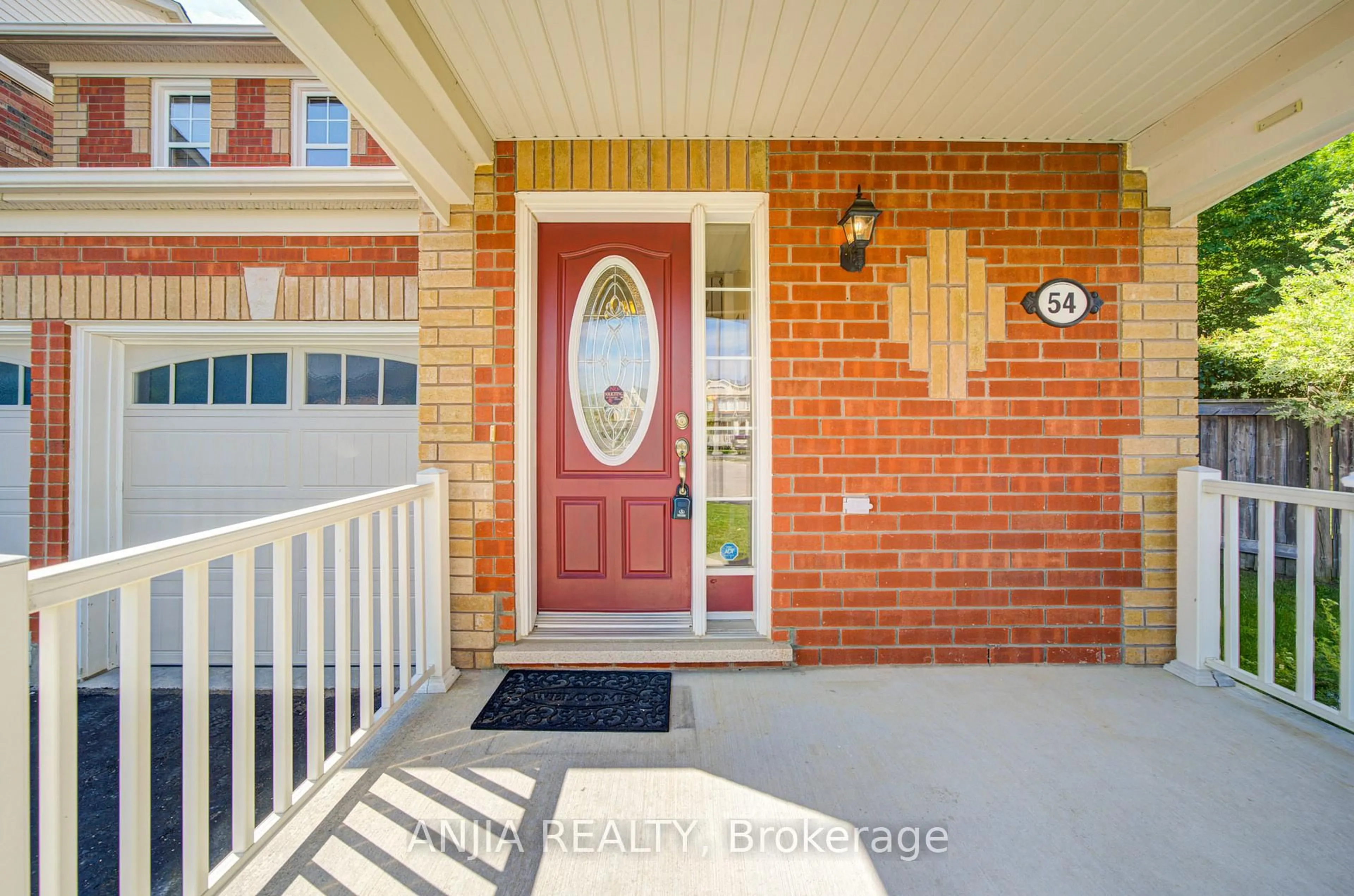 Indoor entryway for 54 Weldon Woods Crt, Whitchurch-Stouffville Ontario L4A 0J4
