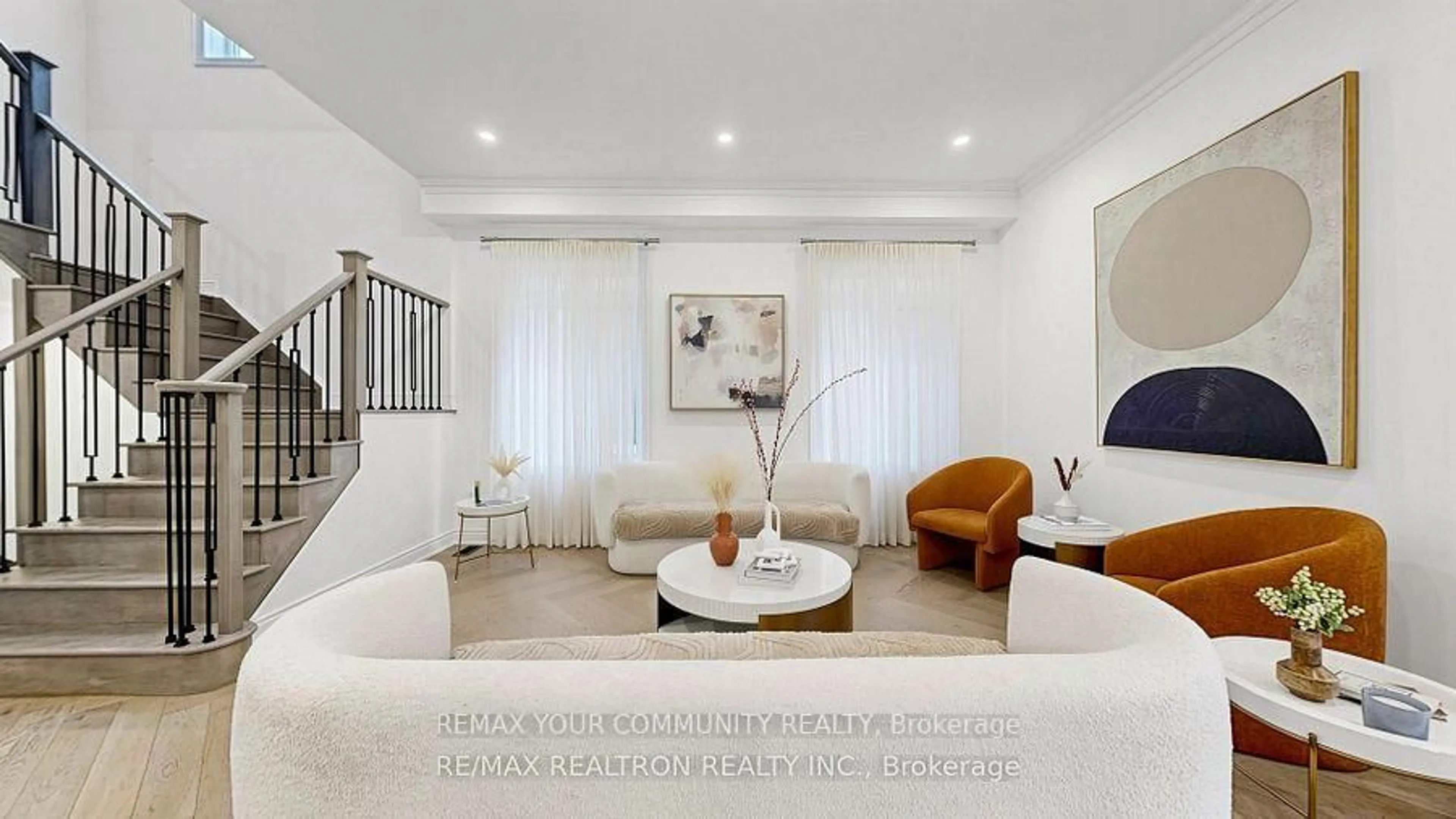 Living room with furniture, unknown for 40 Meadowsweet Lane, Richmond Hill Ontario L4E 1B8