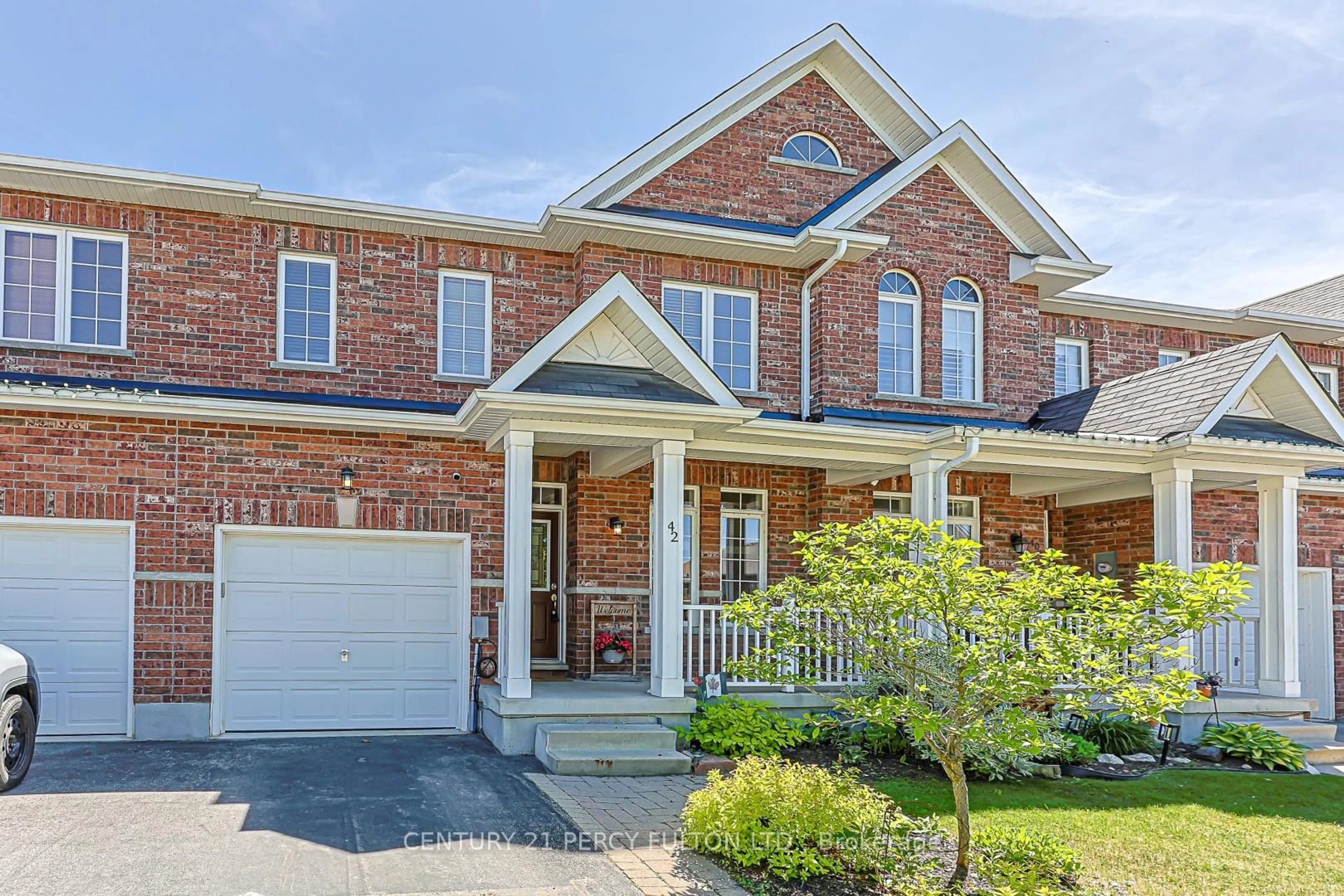 Home with brick exterior material, street for 42 Arthur Case Cres, East Gwillimbury Ontario L0G 1M0