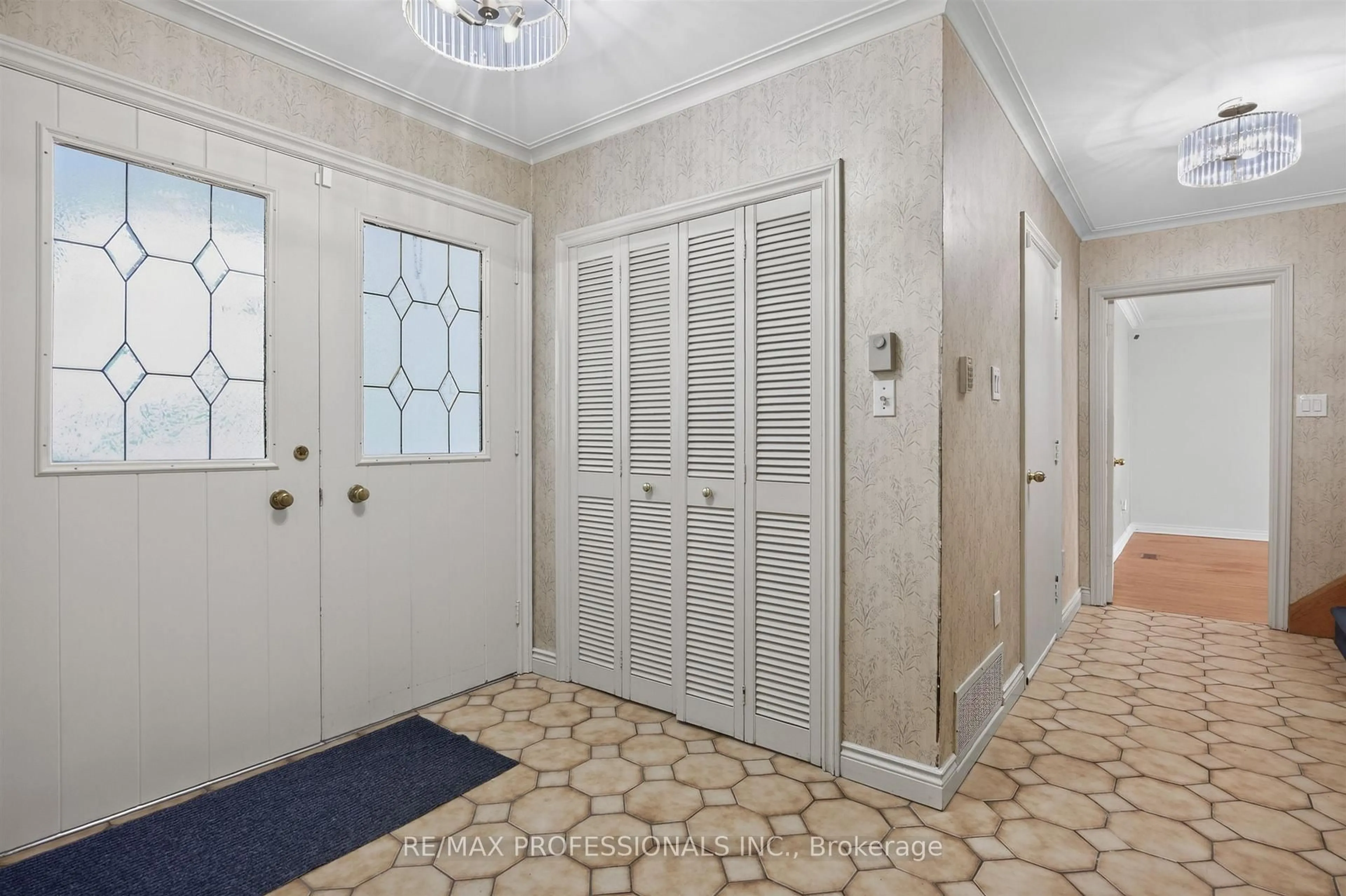Indoor entryway for 24 Billy Joel Cres, Markham Ontario L3P 3C5
