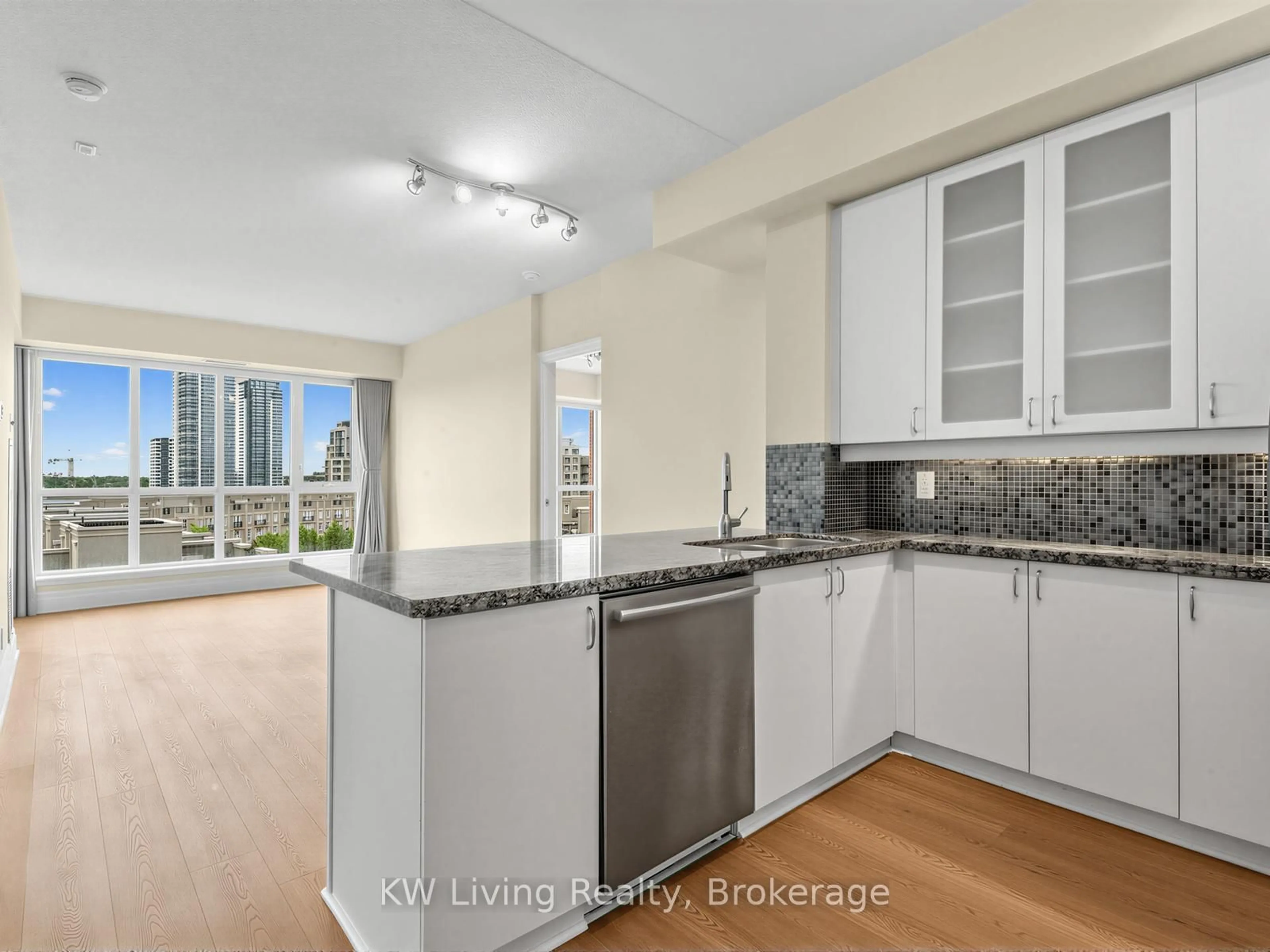 Unknown for 21 Upper Duke Cres #604, Markham Ontario L6G 0B6