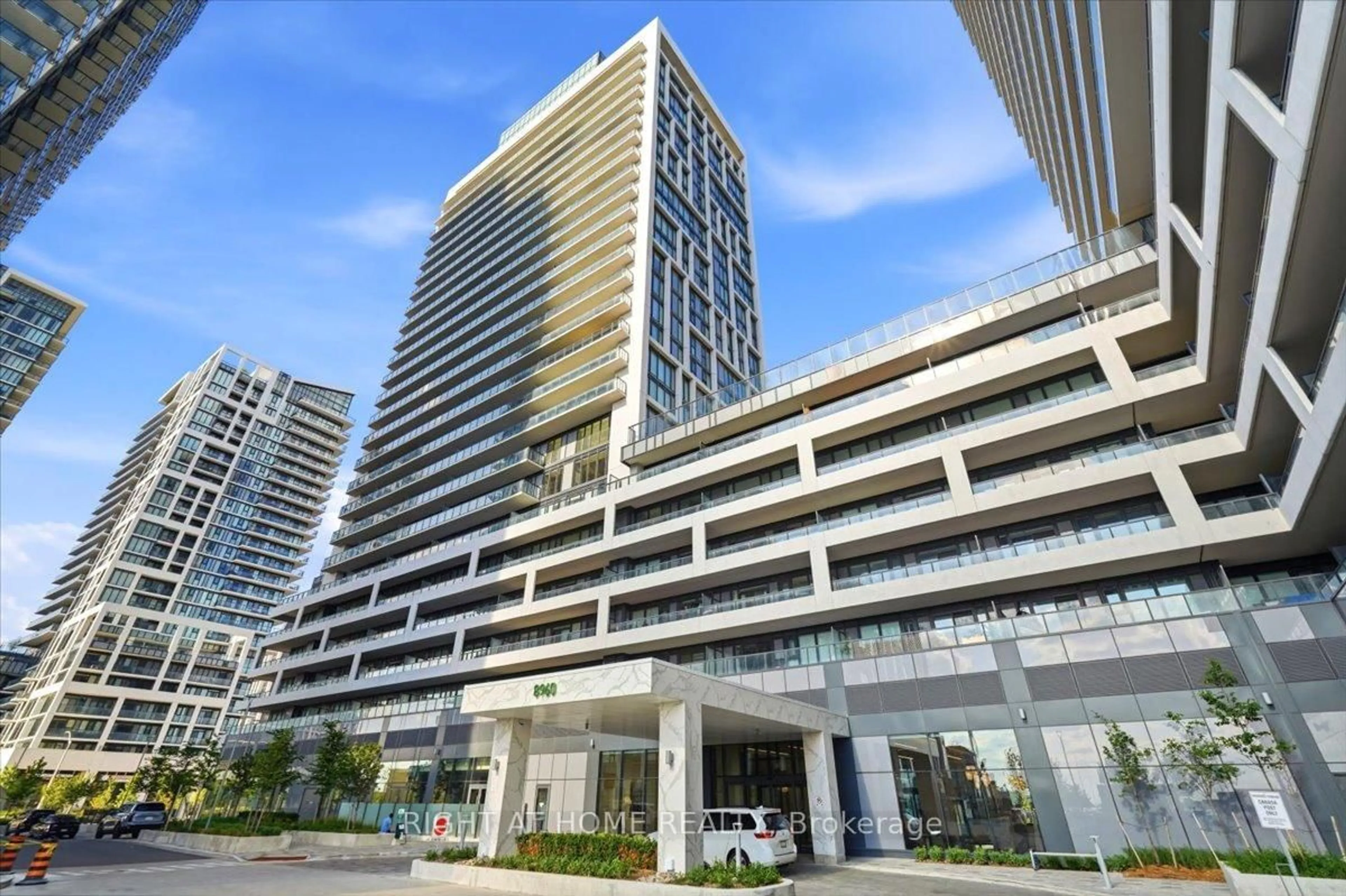 Indoor foyer for 8960 Jane St #910, Vaughan Ontario L4K 0N9