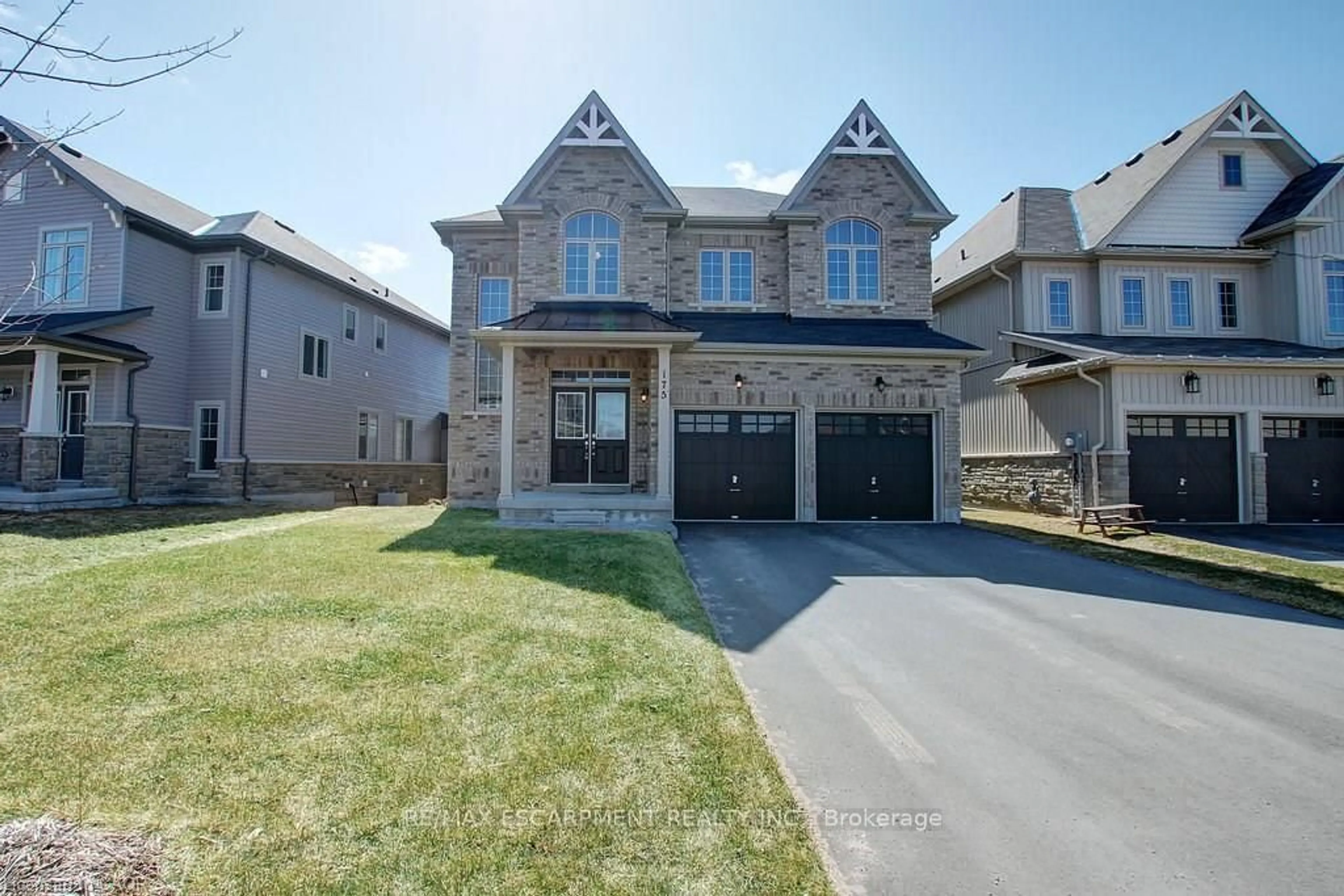 Home with brick exterior material, street for 175 GOLD PARK Gate, Essa Ontario L3W 0B4