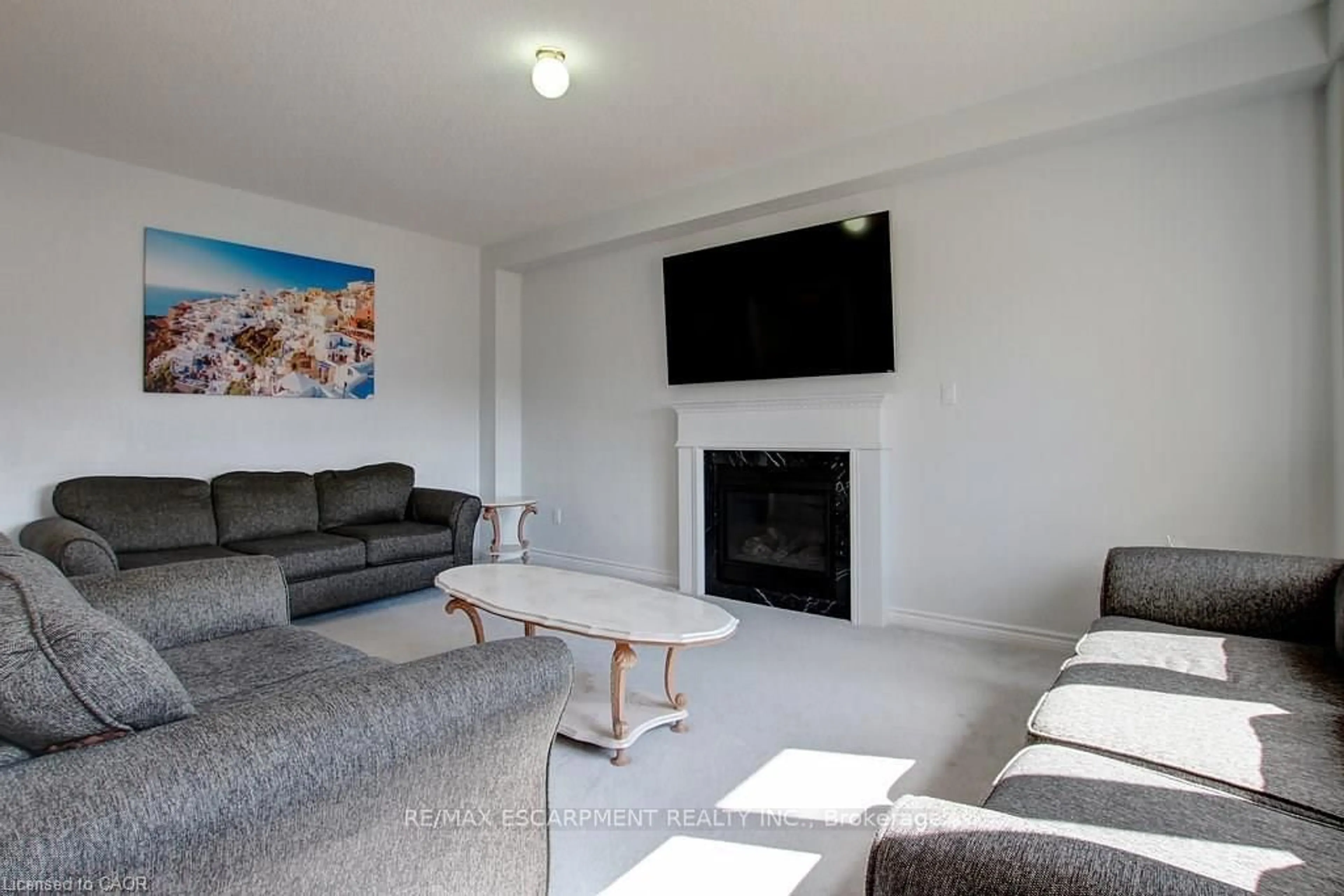 Living room with furniture, unknown for 175 GOLD PARK Gate, Essa Ontario L3W 0B4