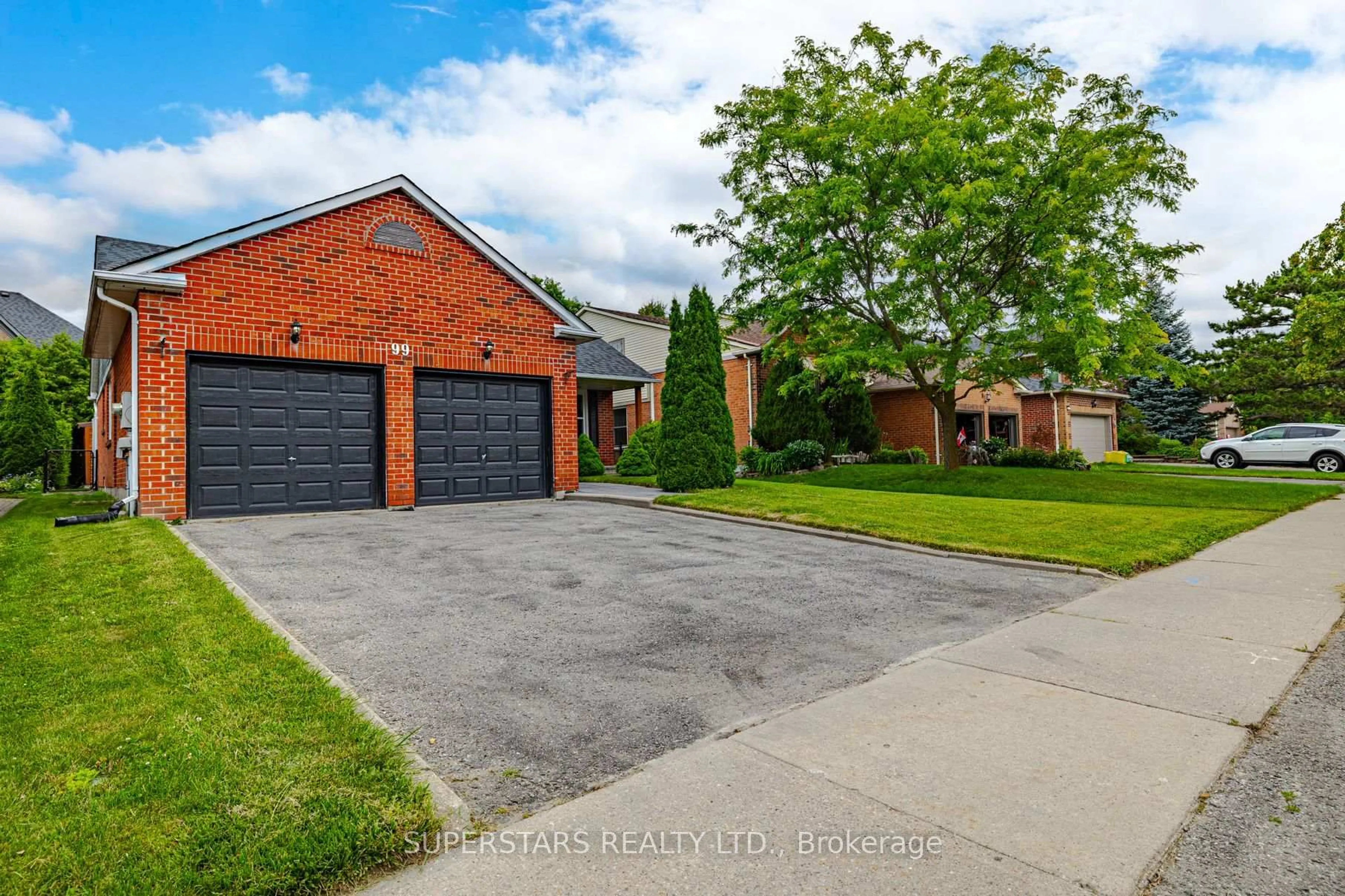 Home with brick exterior material, street for 99 Peevers Cres, Newmarket Ontario L3Y 7T2