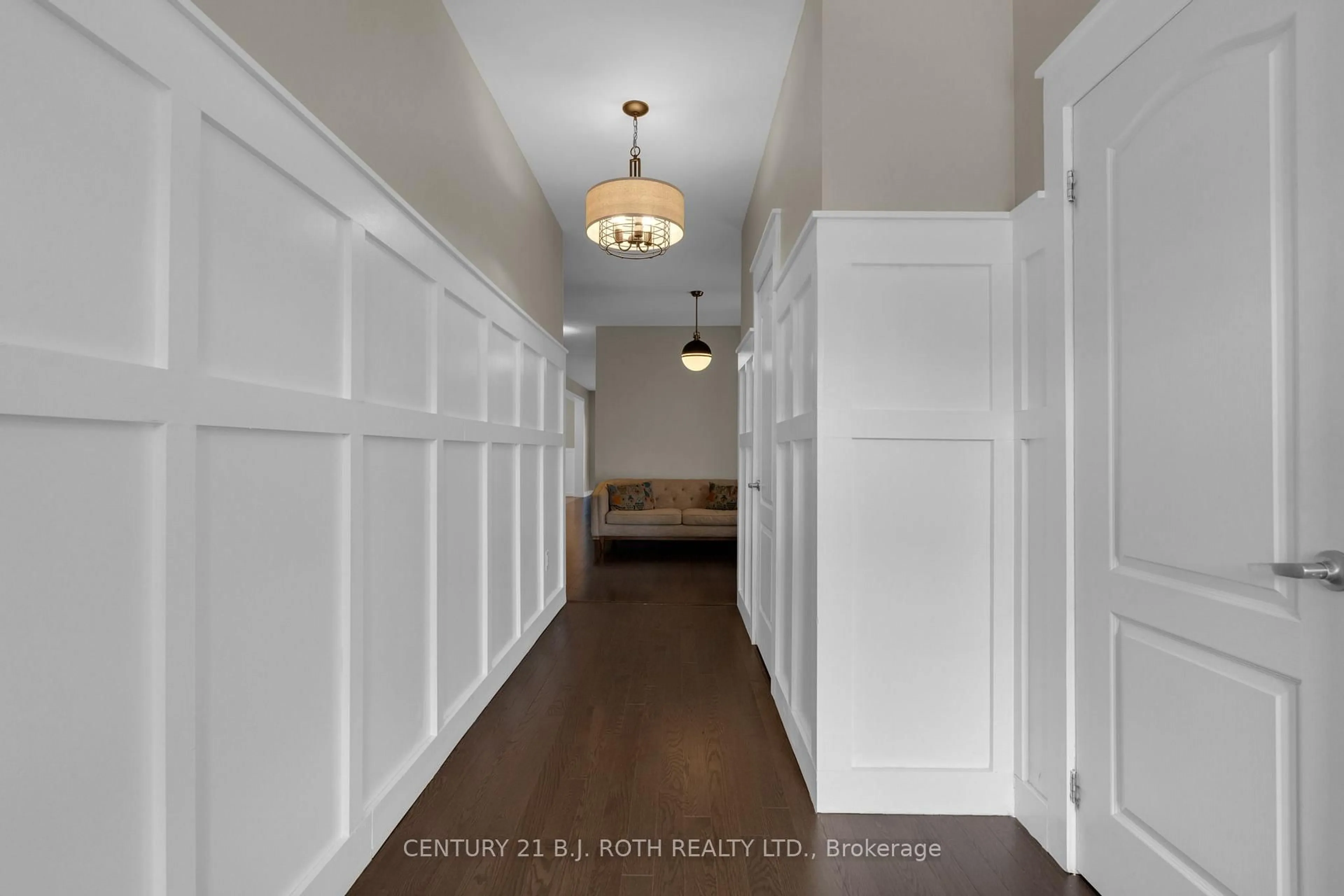 Indoor entryway for 2048 Allison St, Innisfil Ontario L9S 0K8