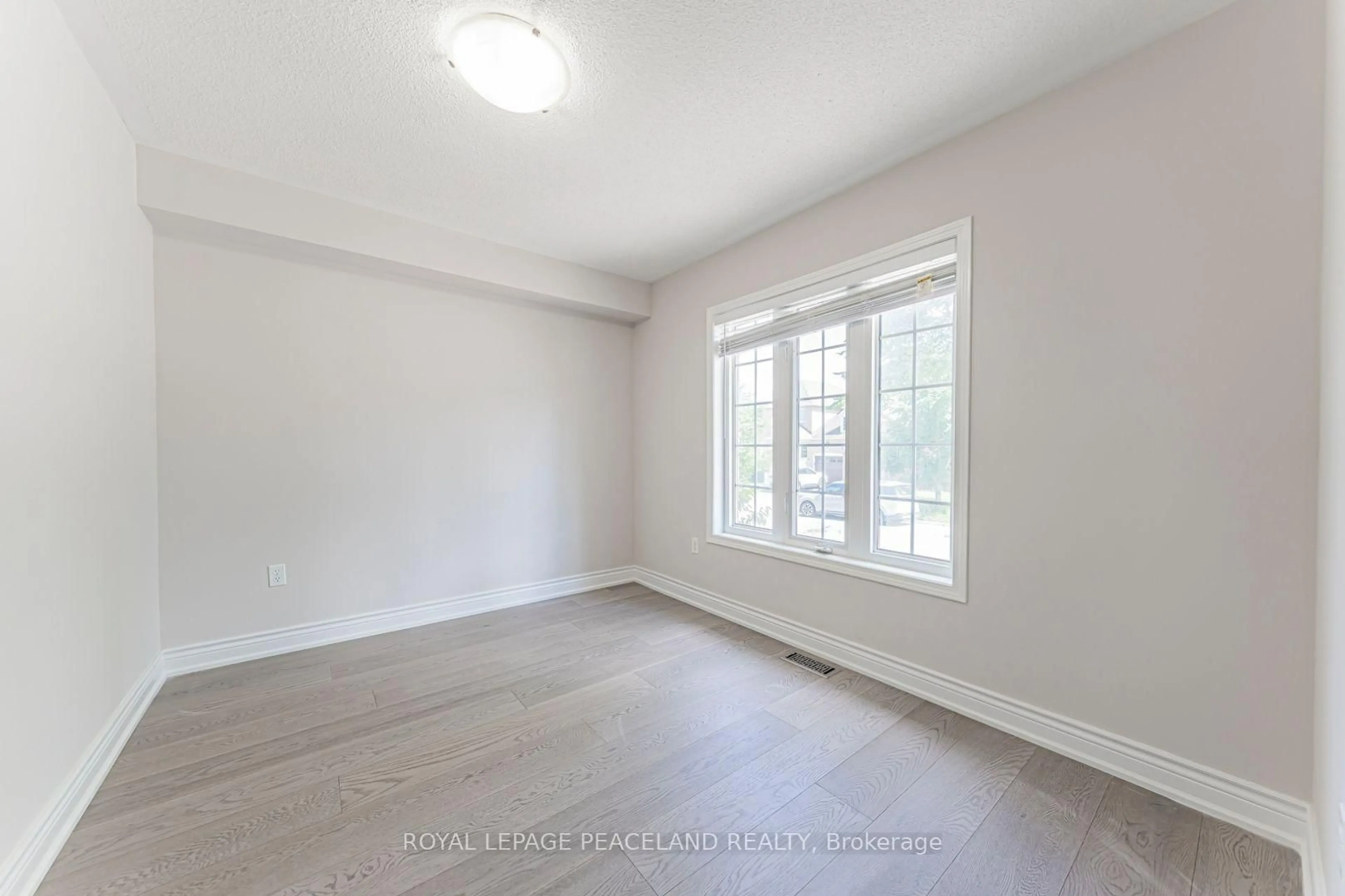 A pic of a room for 152 Flagstone Way, Newmarket Ontario L3X 2Z7