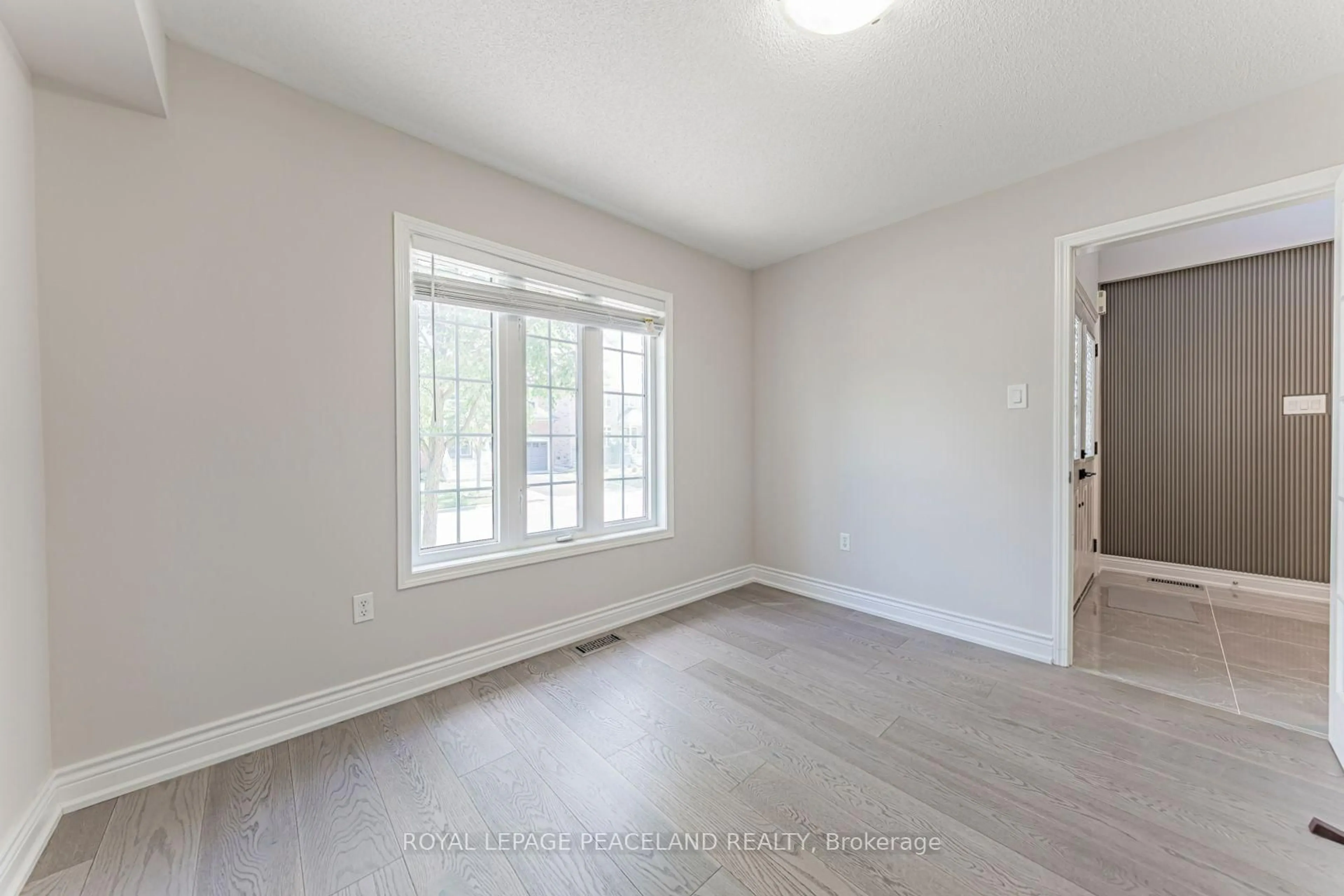 A pic of a room for 152 Flagstone Way, Newmarket Ontario L3X 2Z7