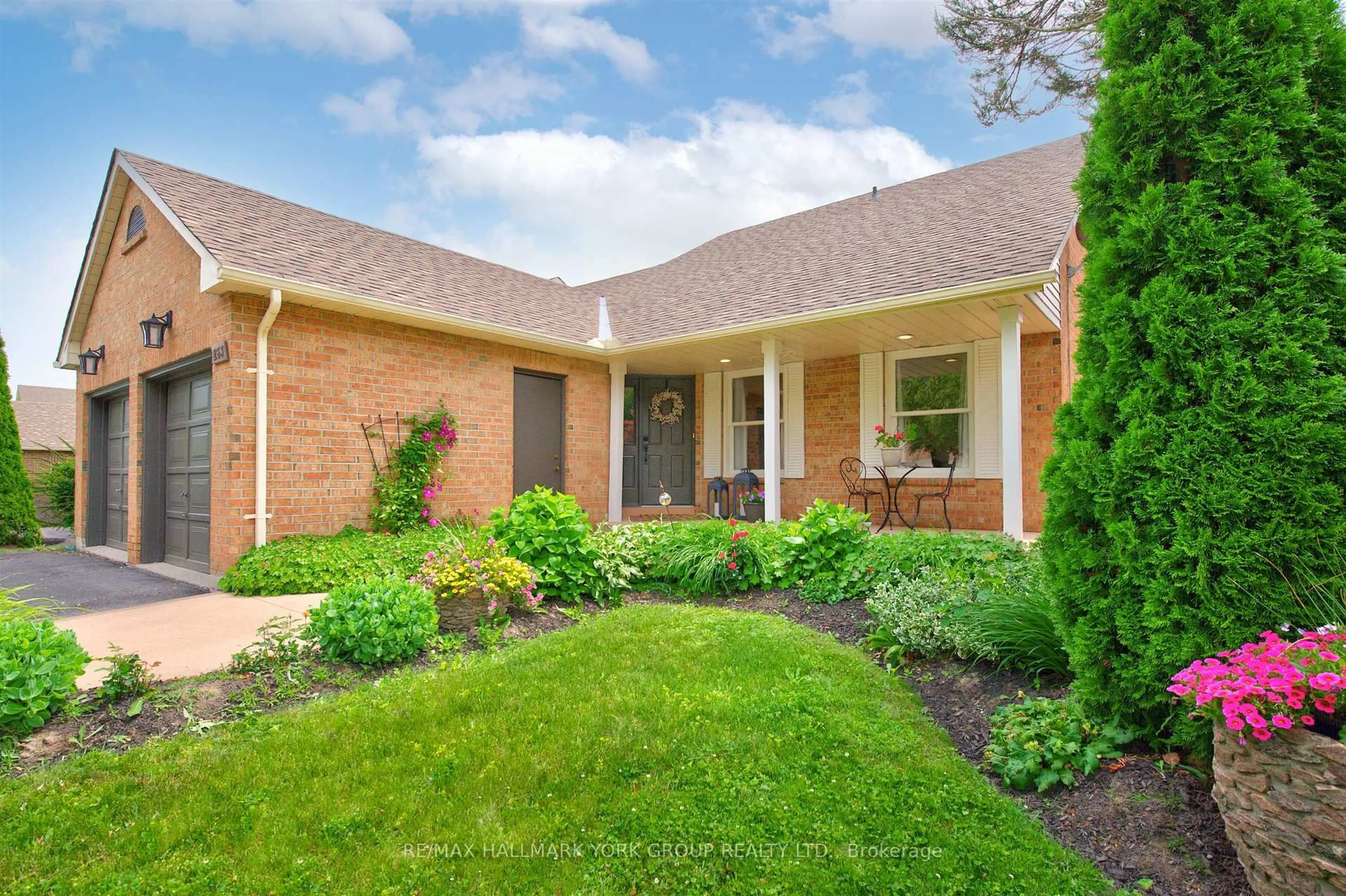 Home with brick exterior material, street for 263 John Bowser Cres, Newmarket Ontario L3Y 7N7