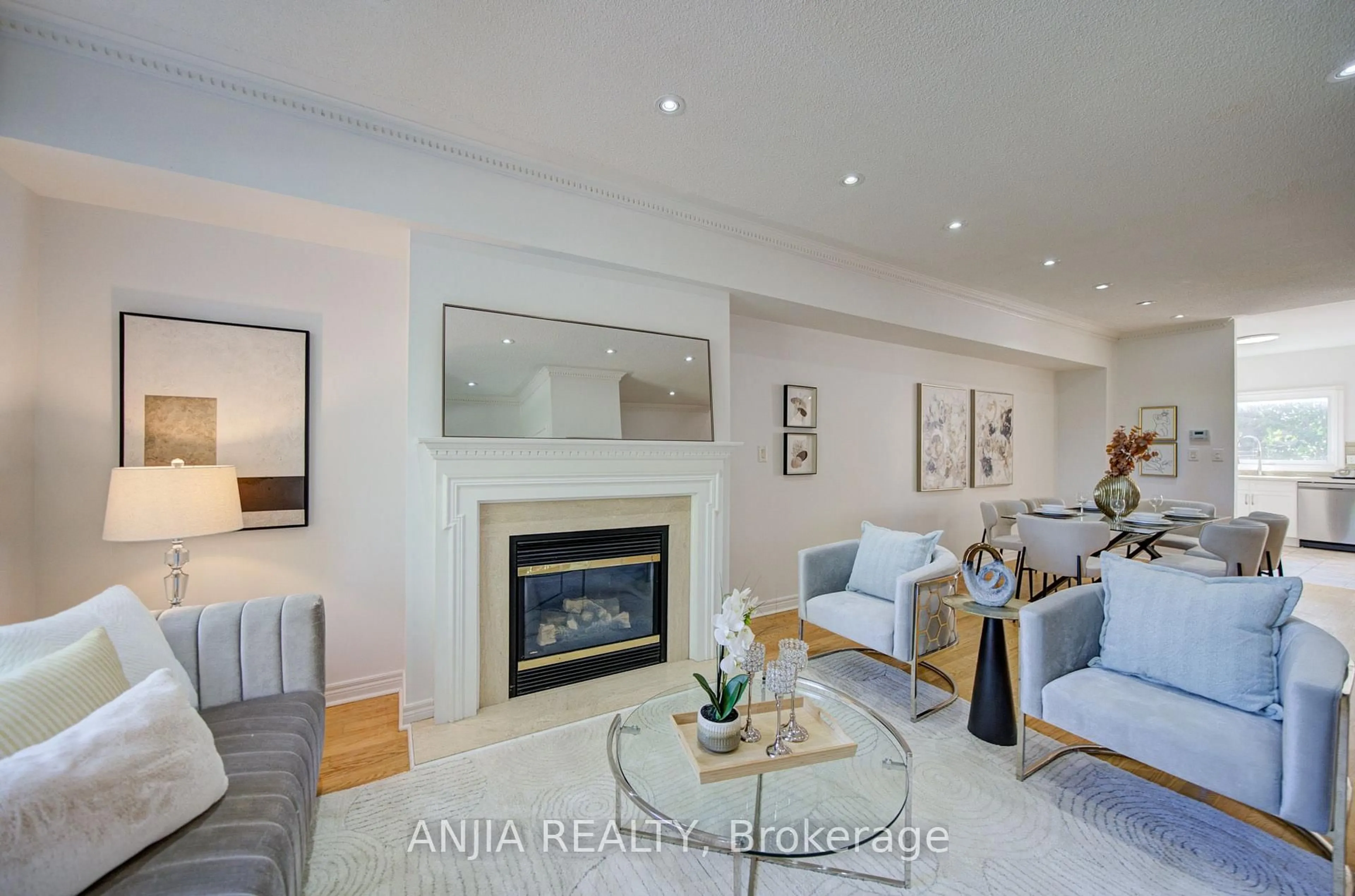 Living room with furniture, ceramic/tile floor for 44 Pond Dr, Markham Ontario L3T 7V3