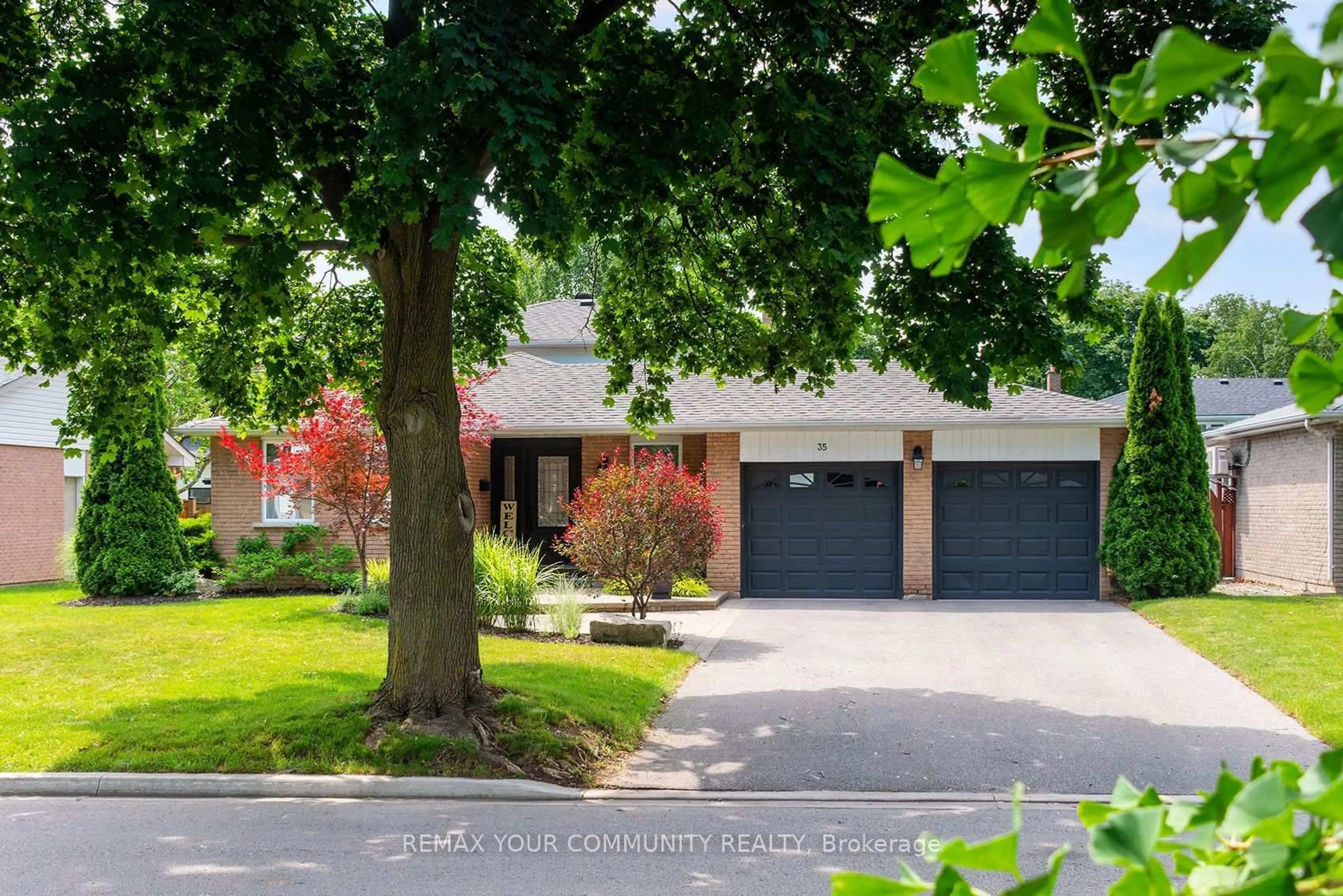 Home with brick exterior material, street for 35 John Dexter Pl, Markham Ontario L3P 3G2