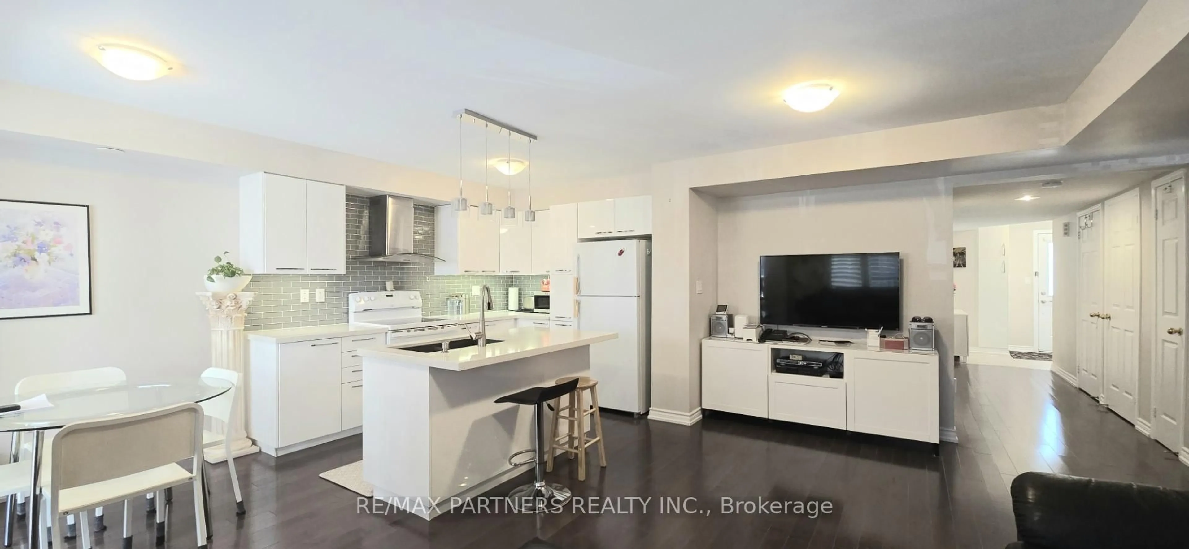 Open concept kitchen, unknown for 184 Louisbourg Way, Markham Ontario L6E 0C2