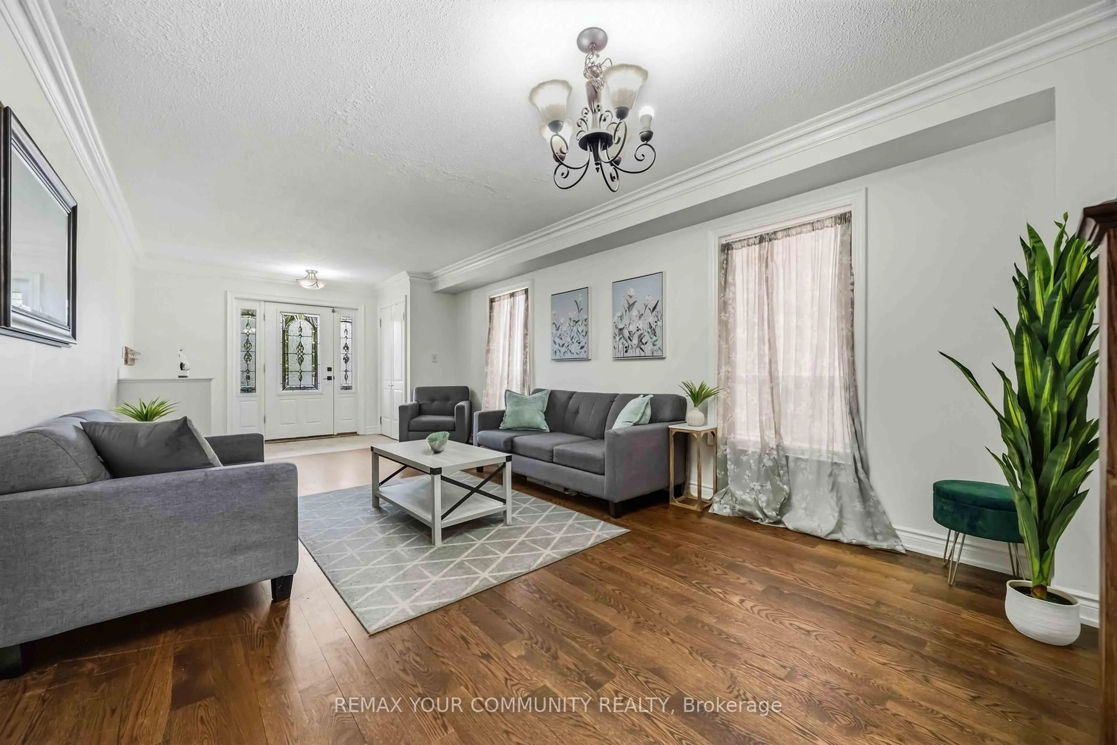 Living room with furniture, unknown for 56 Hirst Ave, Georgina Ontario L4P 4E5