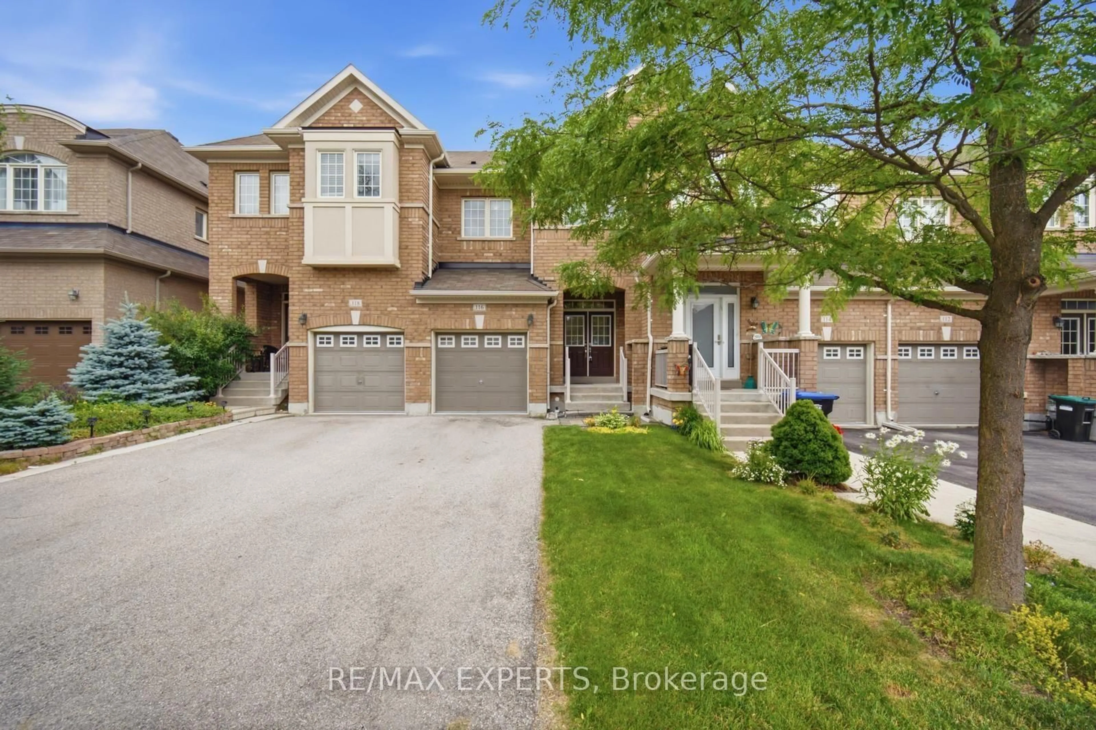 Home with brick exterior material, street for 116 McCann Cres, Bradford West Gwillimbury Ontario L3Z 2A5