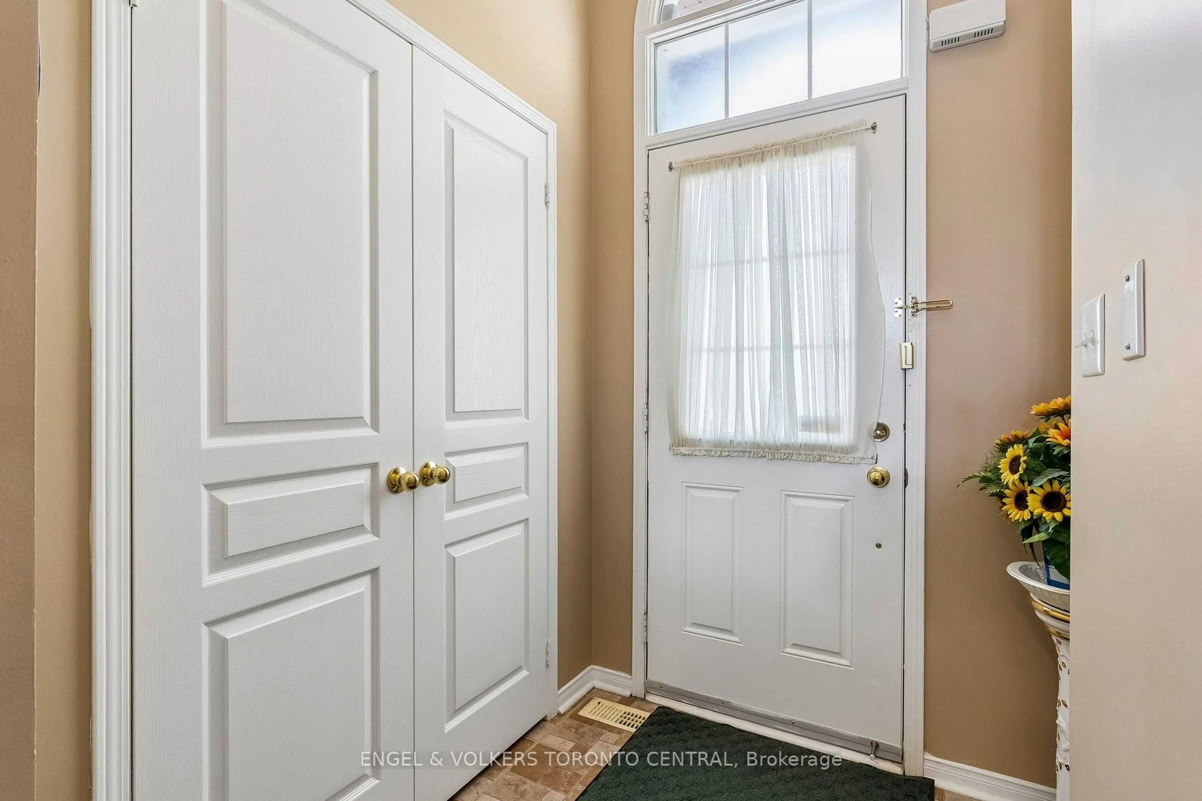 Indoor entryway for 7 Rock Garden St, Markham Ontario L6B 0J6