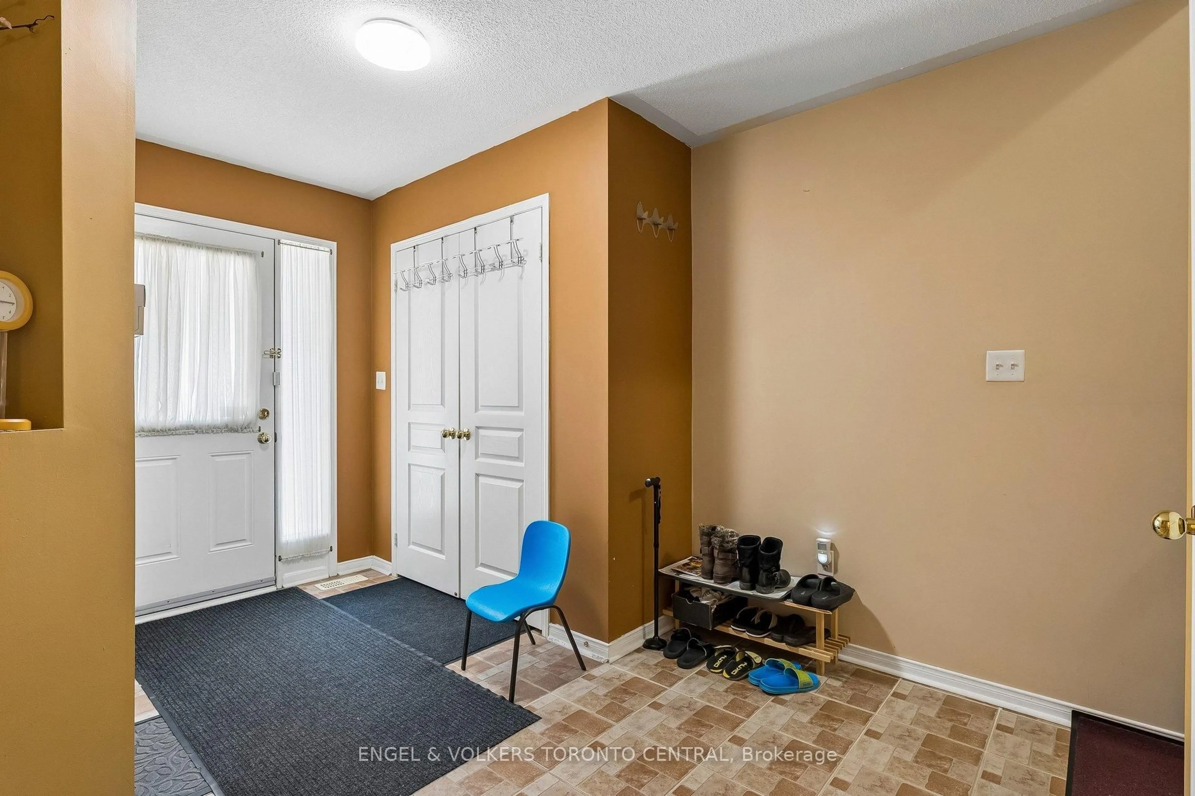 Indoor entryway for 7 Rock Garden St, Markham Ontario L6B 0J6