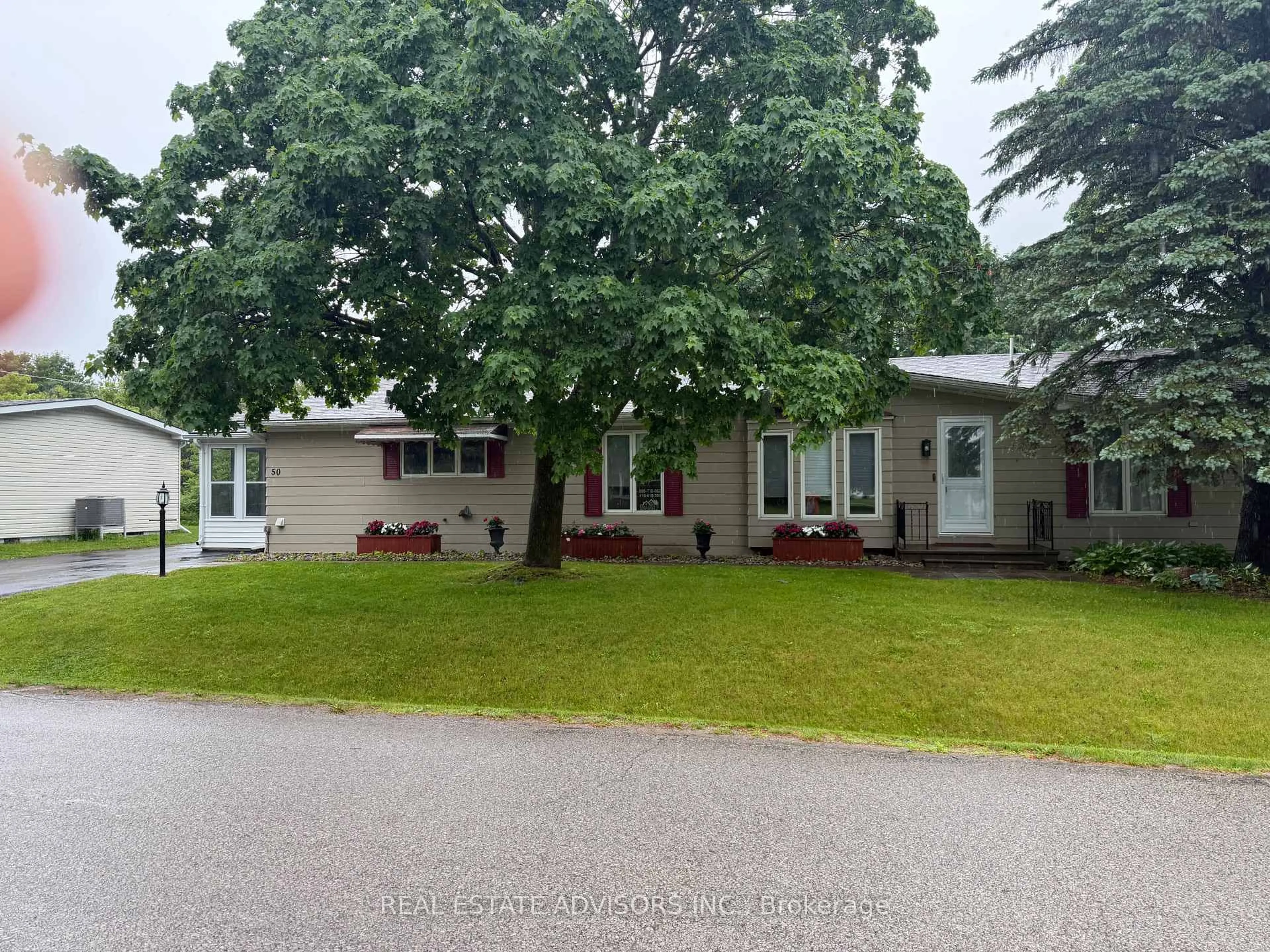 Home with vinyl exterior material, street for 50 Juno Cres, Georgina Ontario L0E 1R0